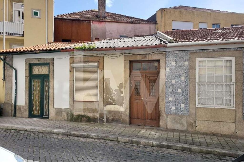 Moradia T2 à Venda em Porto - Portugal - 2