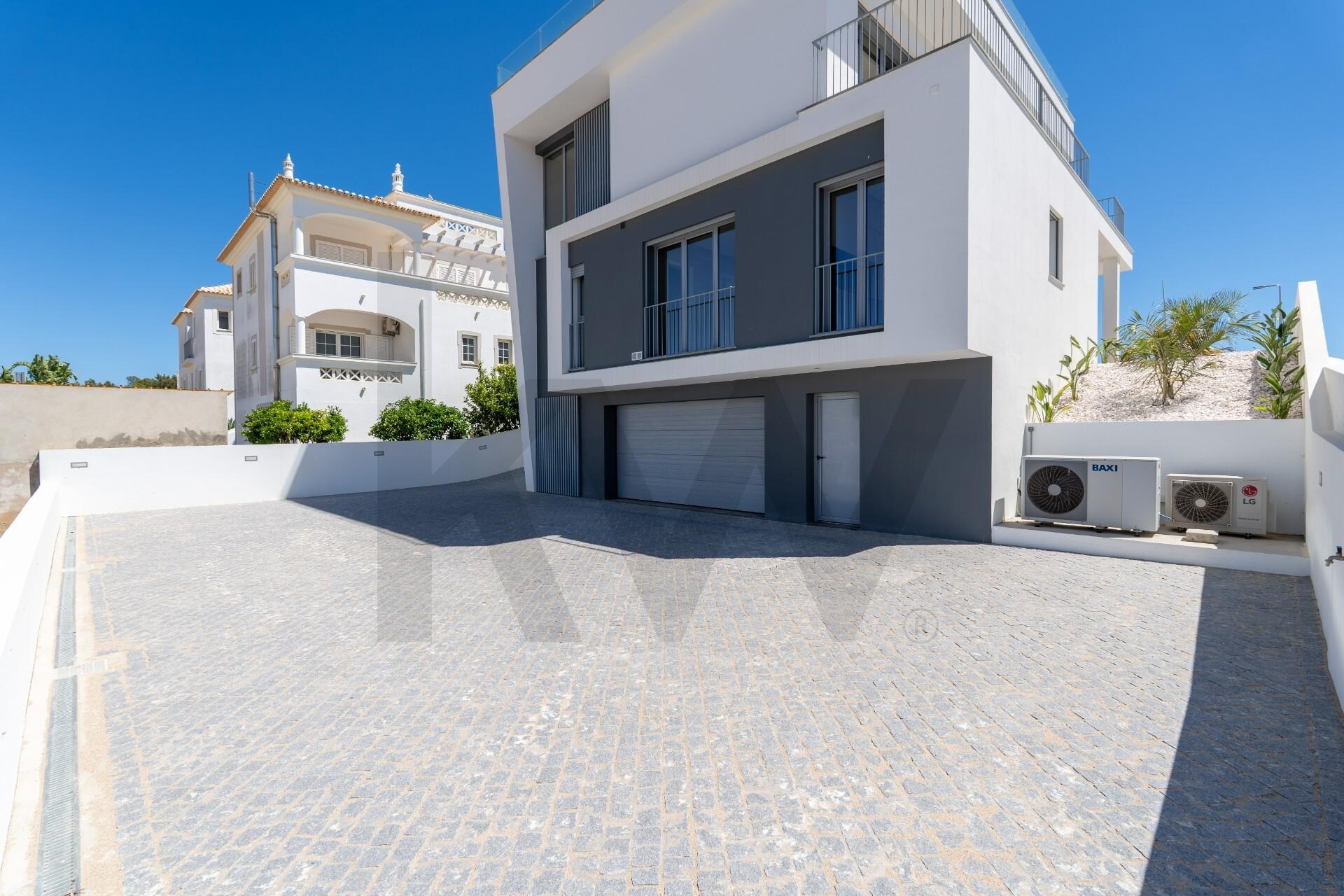 Moradia T3 à Venda em Albufeira - Algarve - Portugal - 3