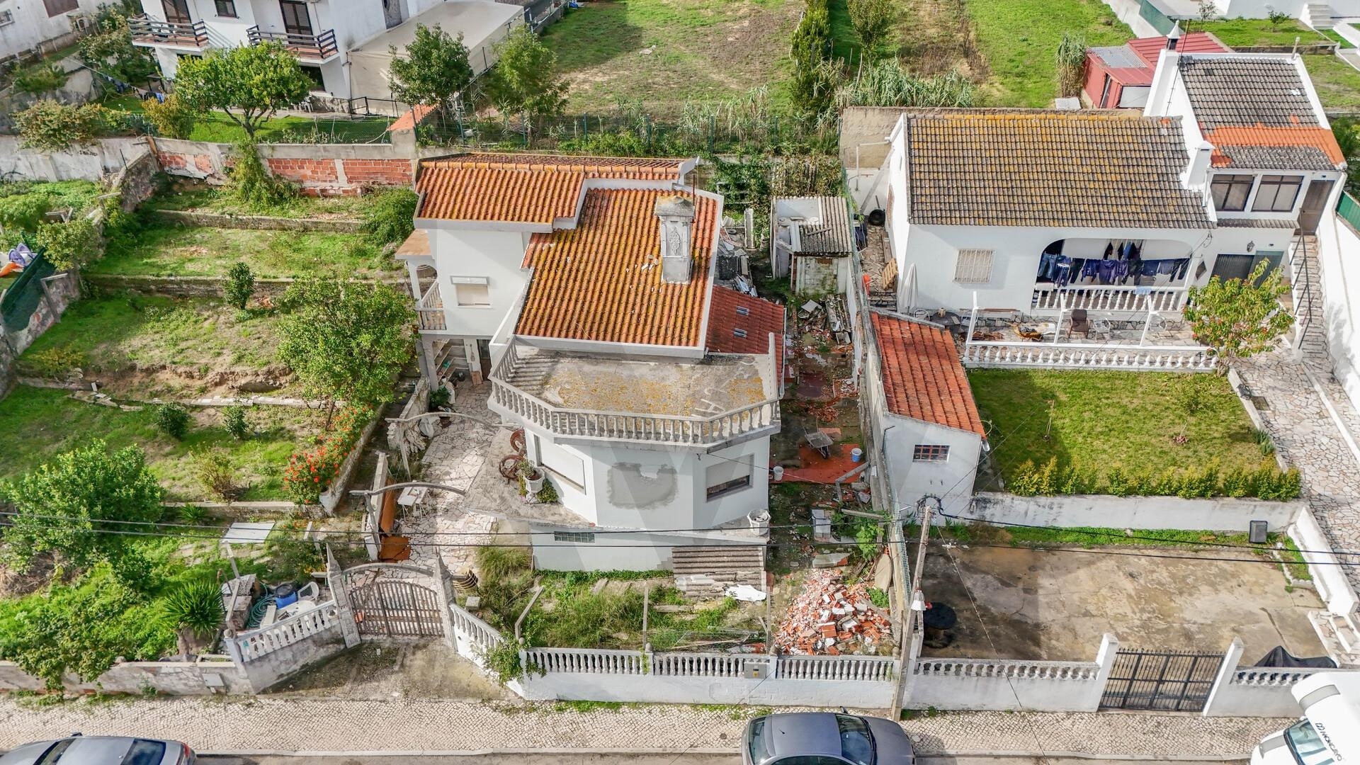 Moradia T3 à Venda em Almada - Setúbal - Portugal - 2