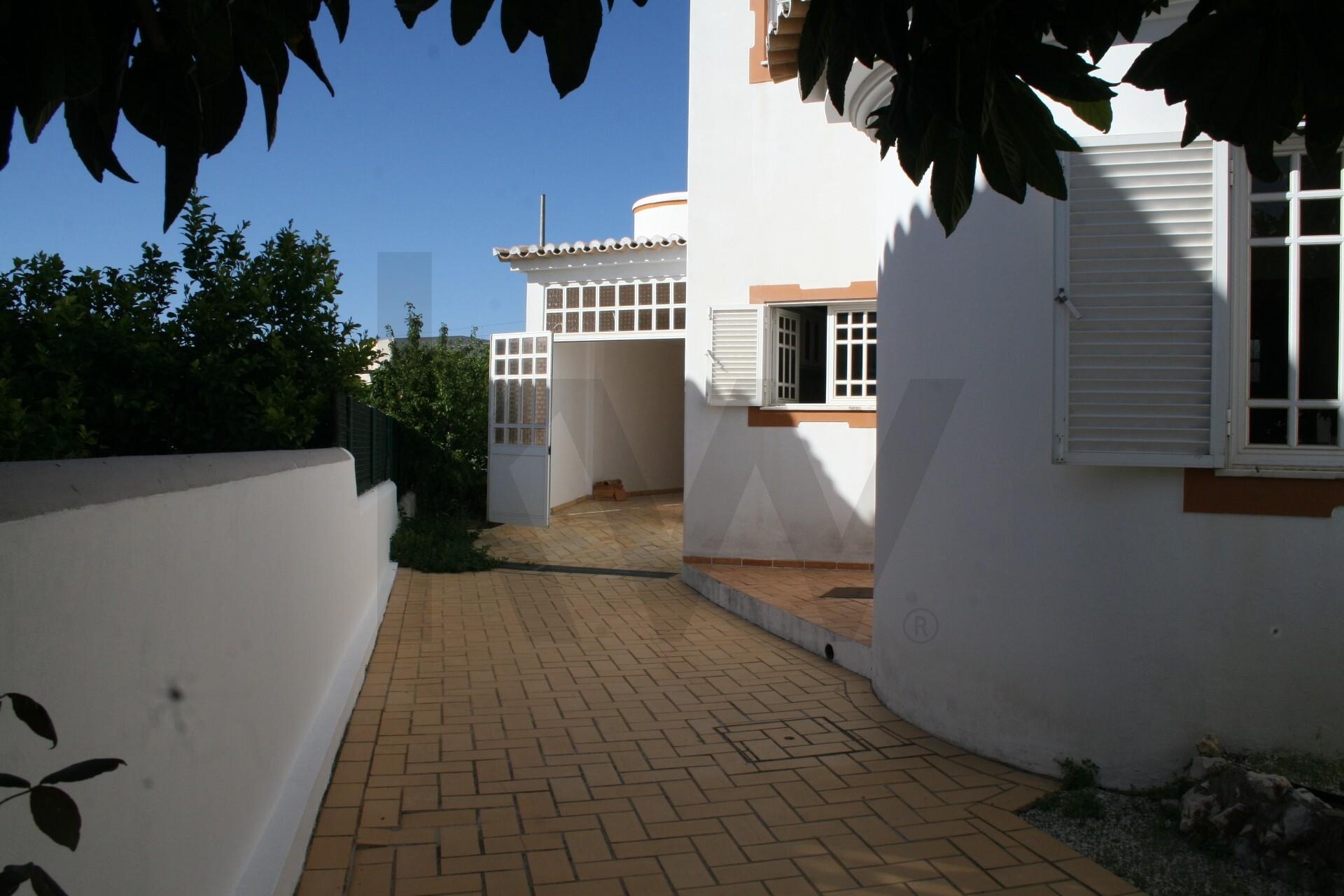 Moradia T3 à Venda em Alvor - Algarve - Portugal - 3