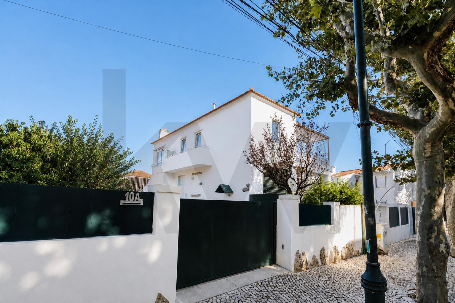 Moradia T3 à Venda em Parede - Lisboa - Portugal - 1