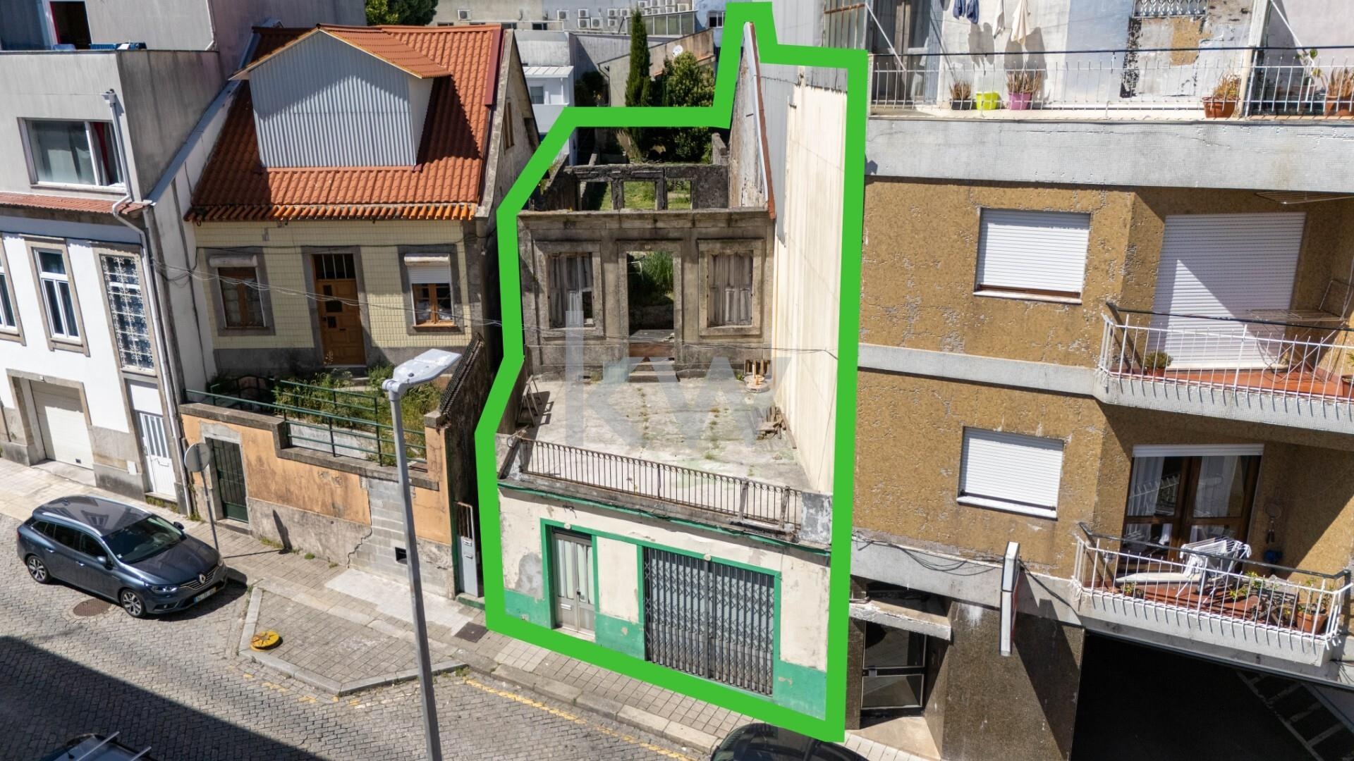 Moradia T3 à Venda em Porto - Portugal - 2