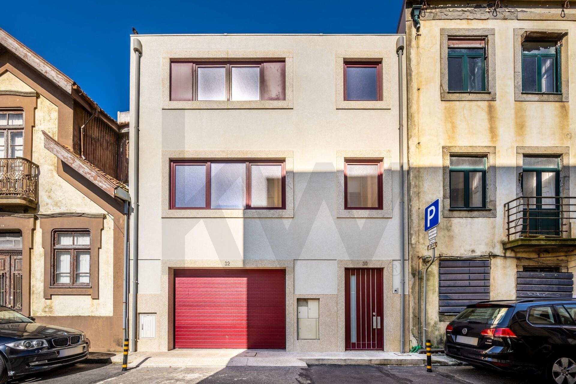 Moradia T3 à Venda em Porto - Portugal - 2