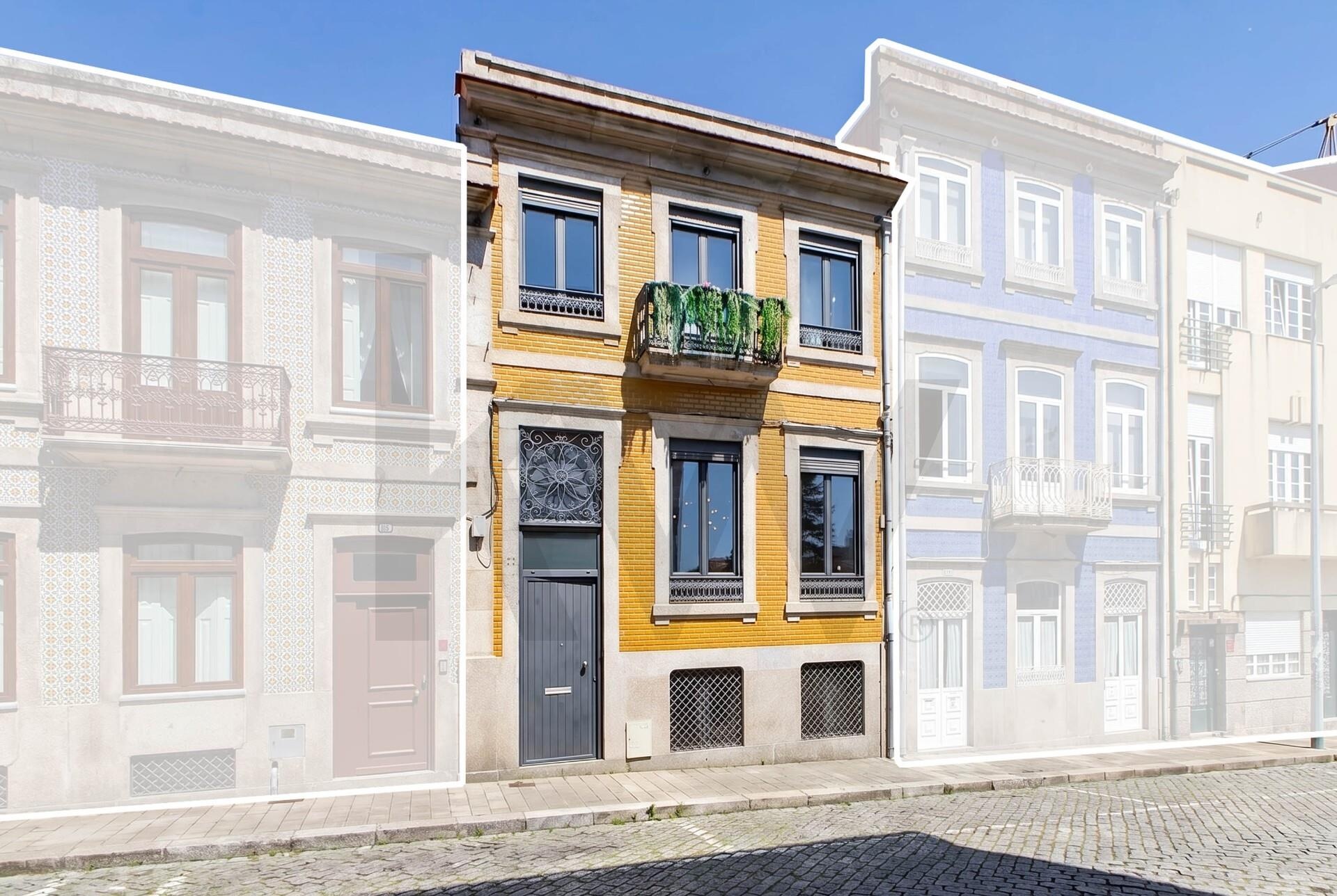 Moradia T3 à Venda em Porto - Portugal - 1
