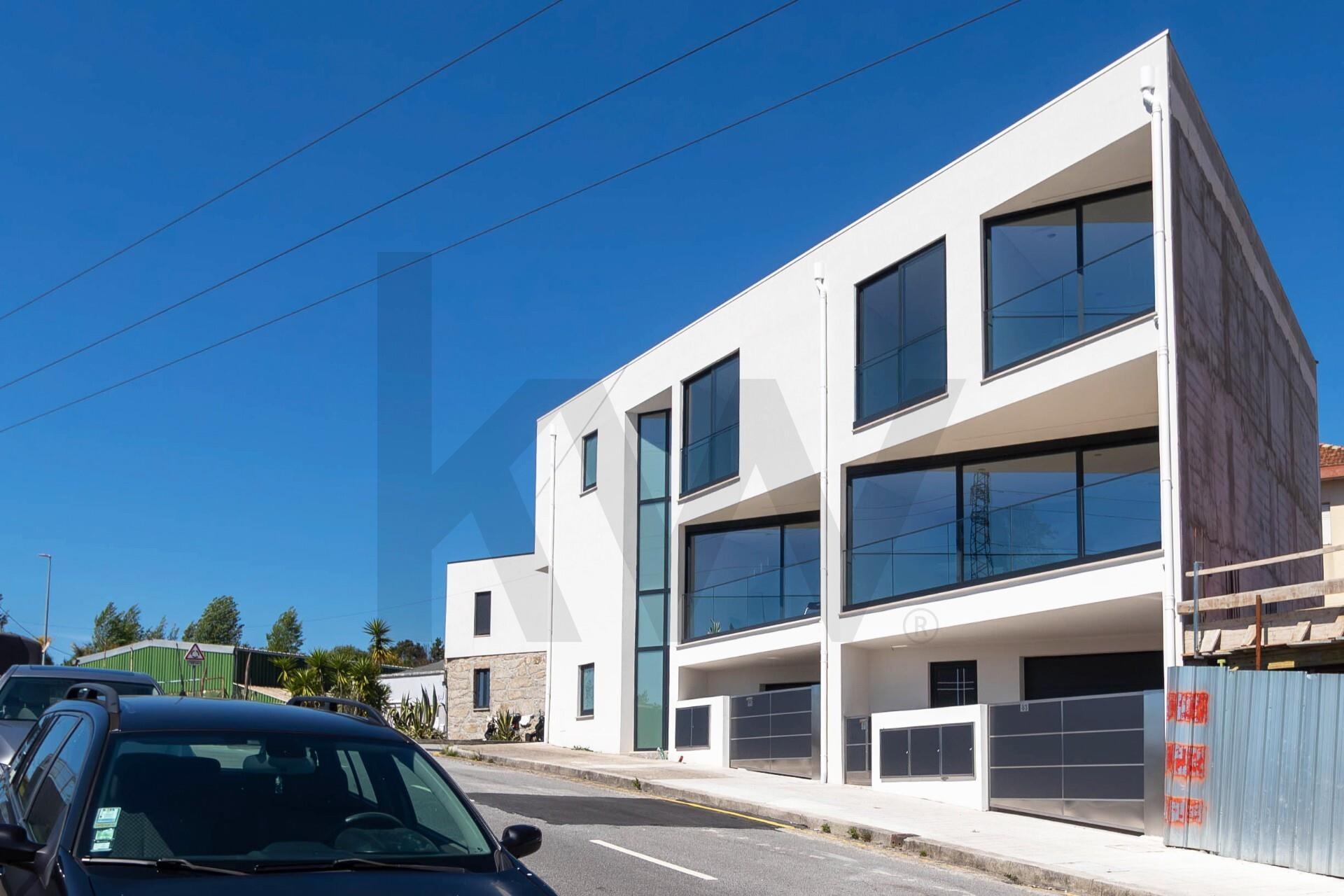 Moradia T3 à Venda em Porto - Portugal - 4