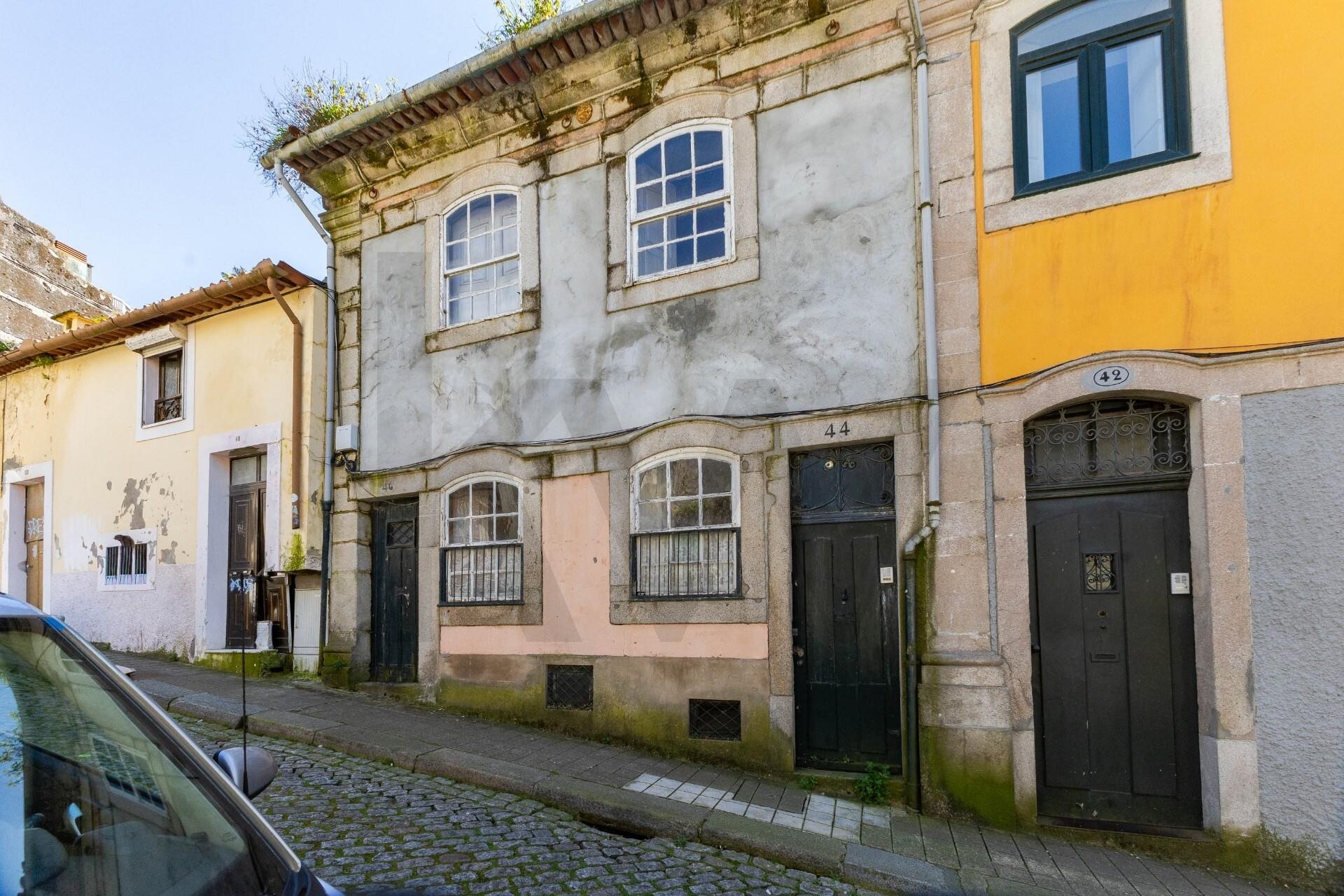 Moradia T3 à Venda em Porto - Portugal - 3