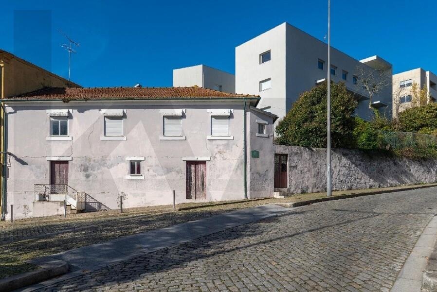 Moradia T3 à Venda em Porto - Portugal - 1