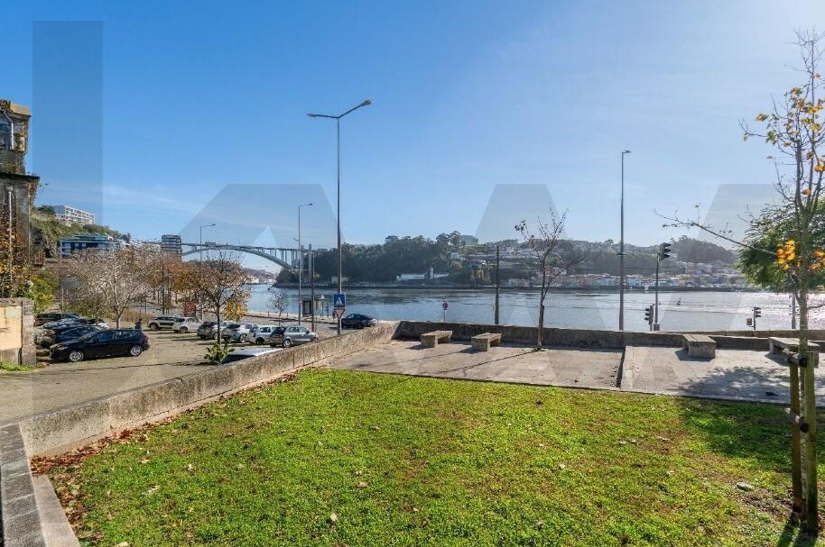 Moradia T3 à Venda em Porto - Portugal - 2