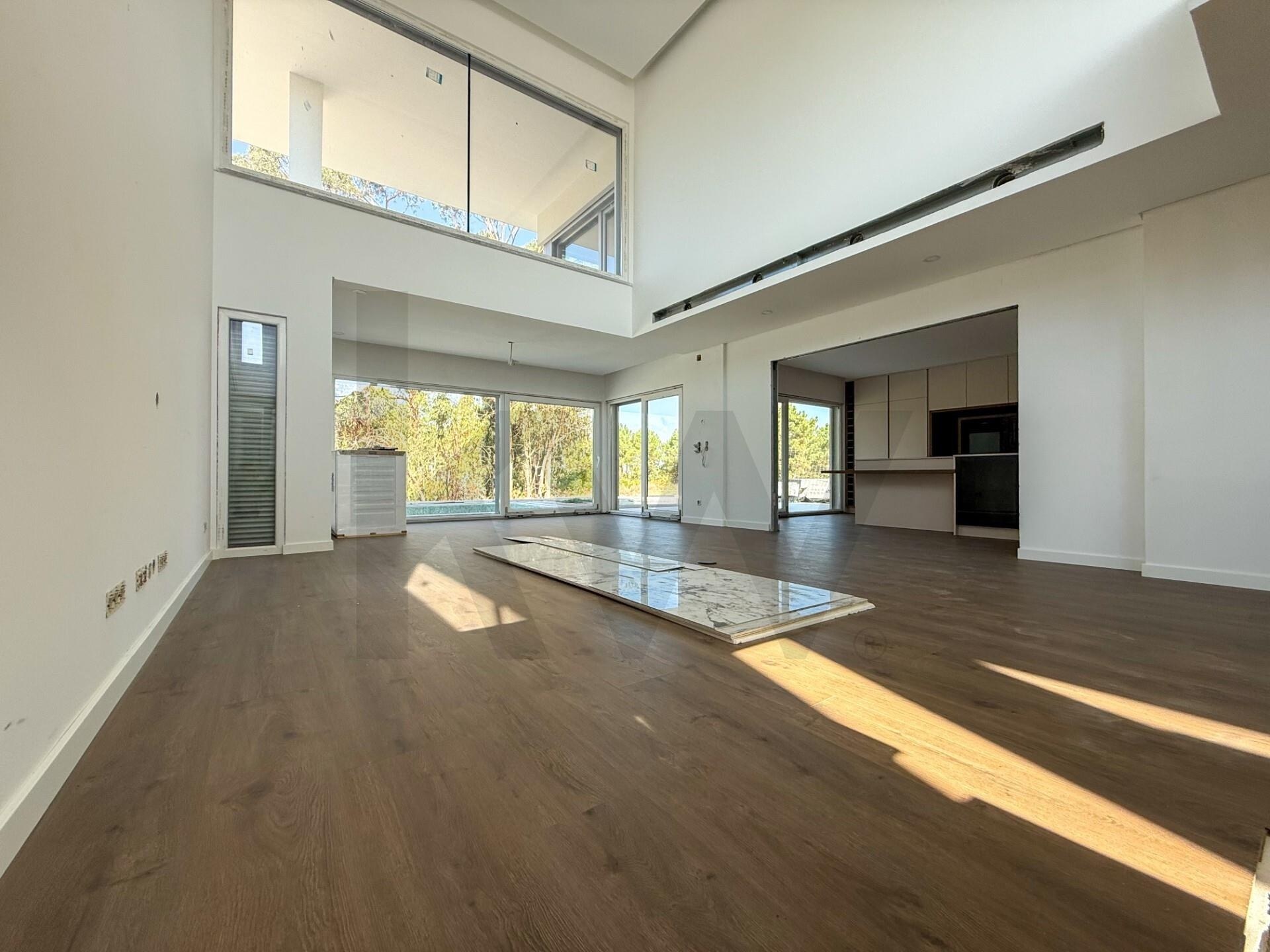 Moradia T3 em Construção à Venda em Almada - Setúbal - Portugal - 1