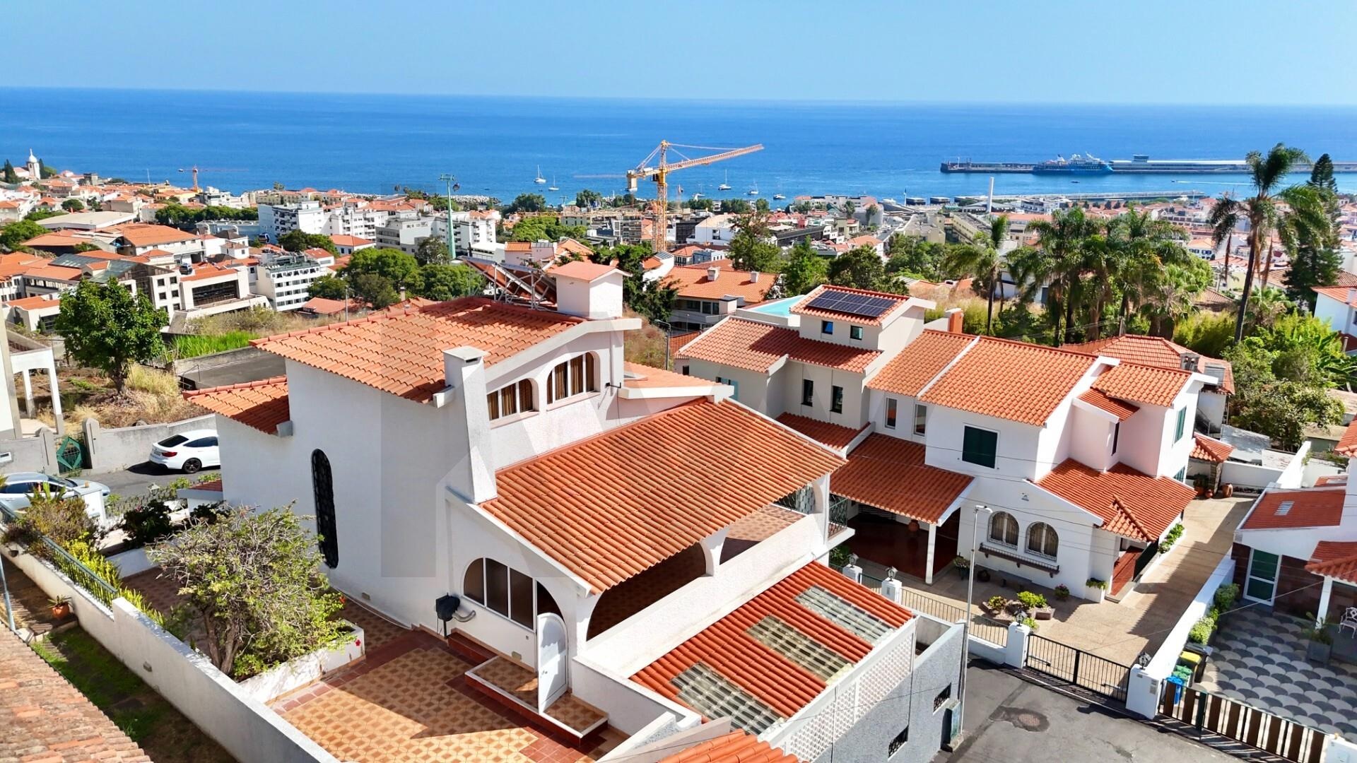 Moradia T4 à Beira-Mar à Venda em Funchal - Ilha Da Madeira - Portugal - 2
