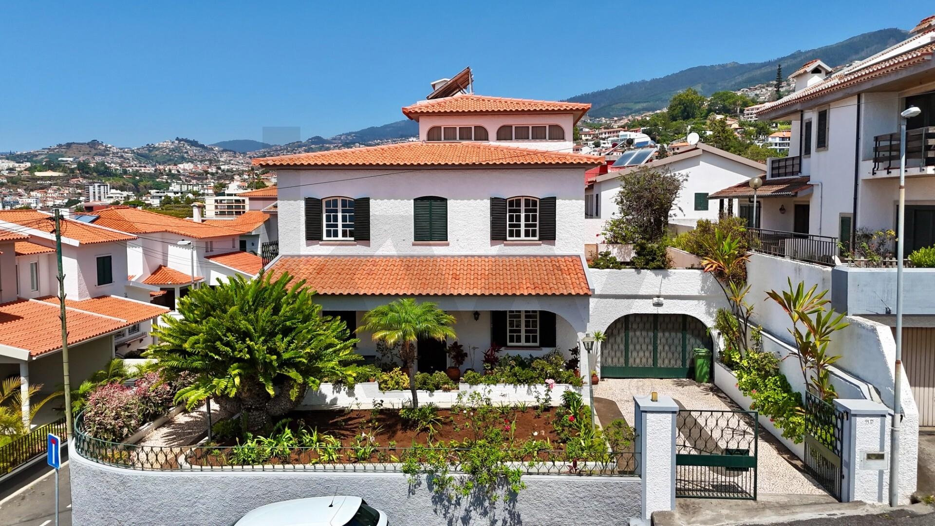 Moradia T4 à Beira-Mar à Venda em Funchal - Ilha Da Madeira - Portugal - 4