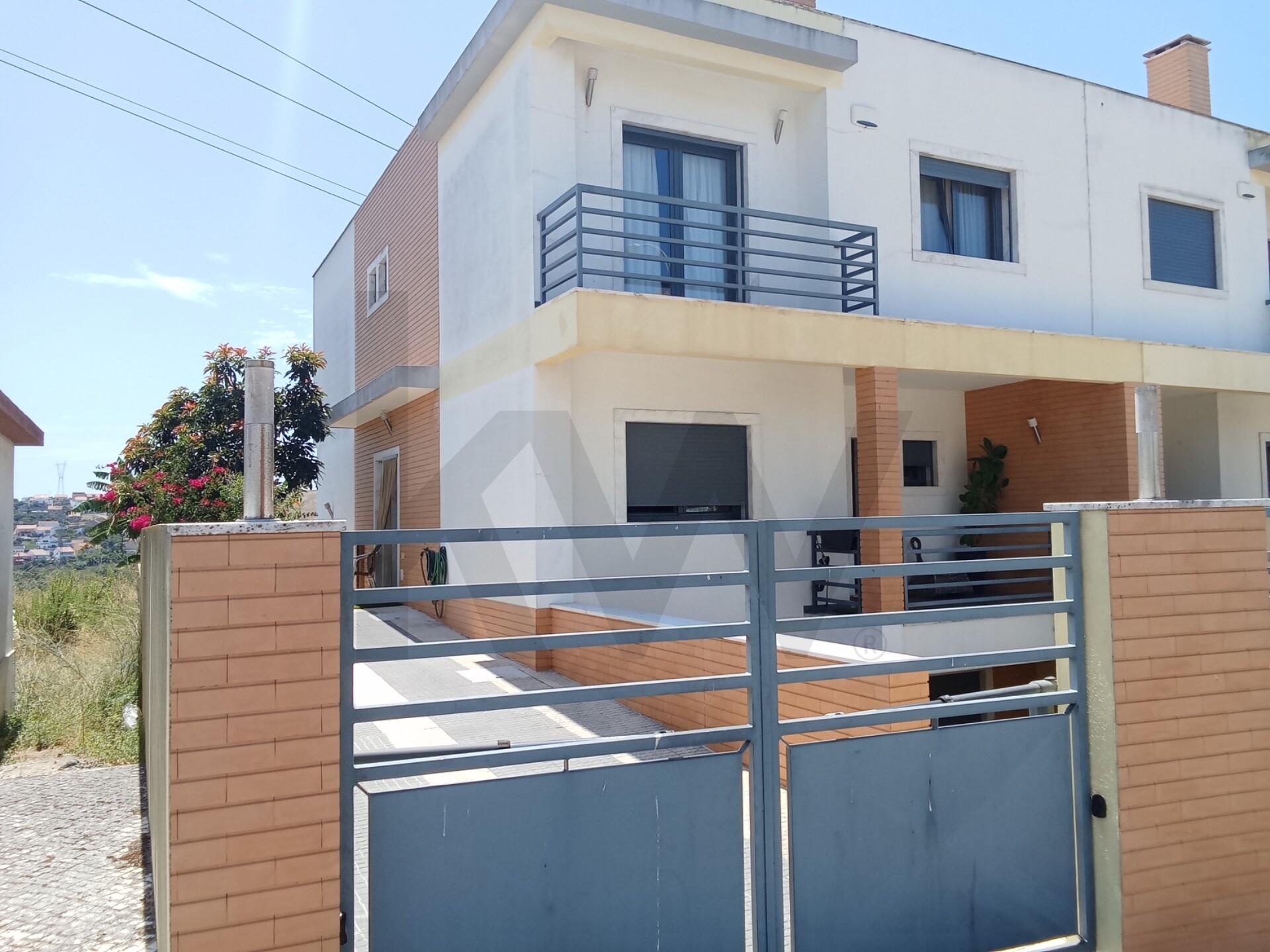 Moradia T4 à Venda em Agualva-Cacém - Lisboa - Portugal - 2