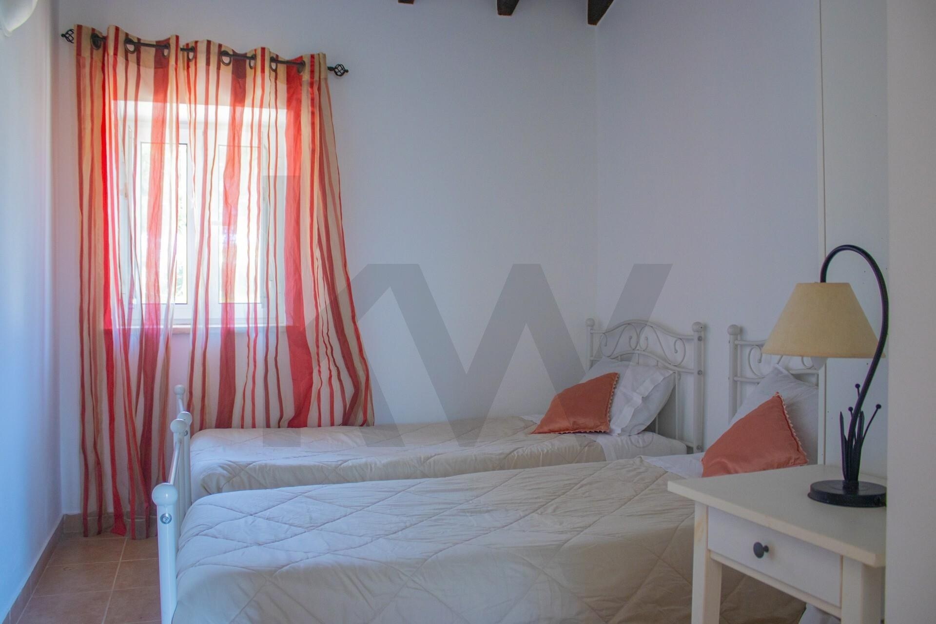 Casa de 4 Dormitorios en Venta en Aljezur, Algarve, Portugal - 7