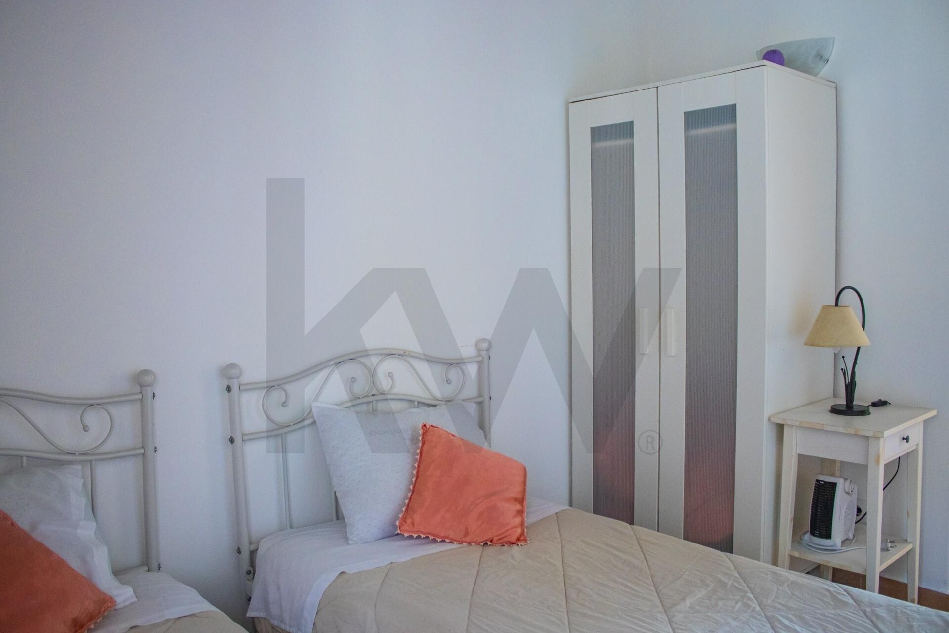 Casa de 4 Dormitorios en Venta en Aljezur, Algarve, Portugal - 8