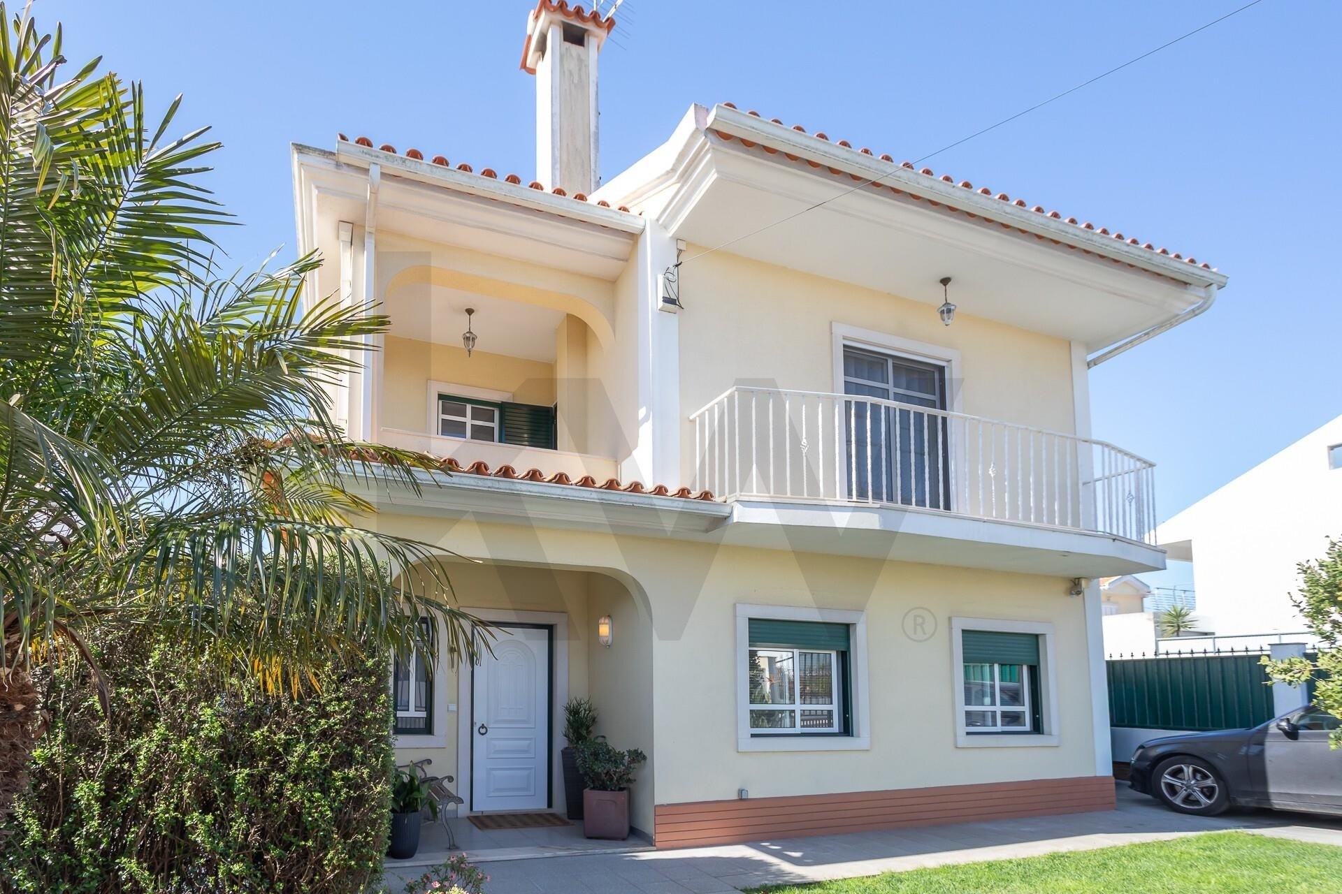 Moradia T4 à Venda em Almada - Setúbal - Portugal - 4