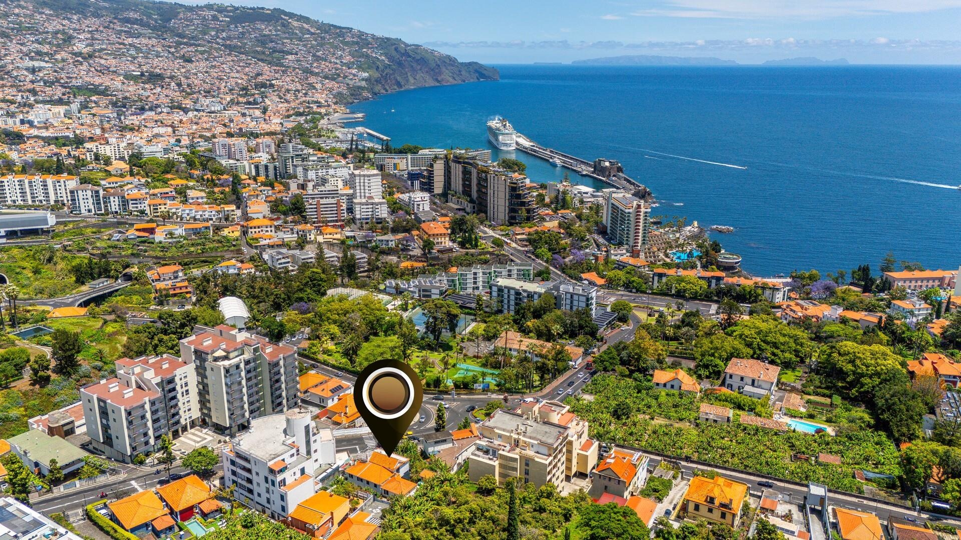 Casa de 4 dormitorios en venta en Funchal - Isla de Madeira - Portugal - 1