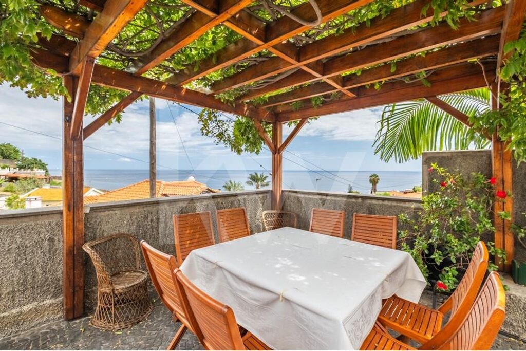 Casa de 4 dormitorios en venta en Funchal - Isla de Madeira - Portugal - 1