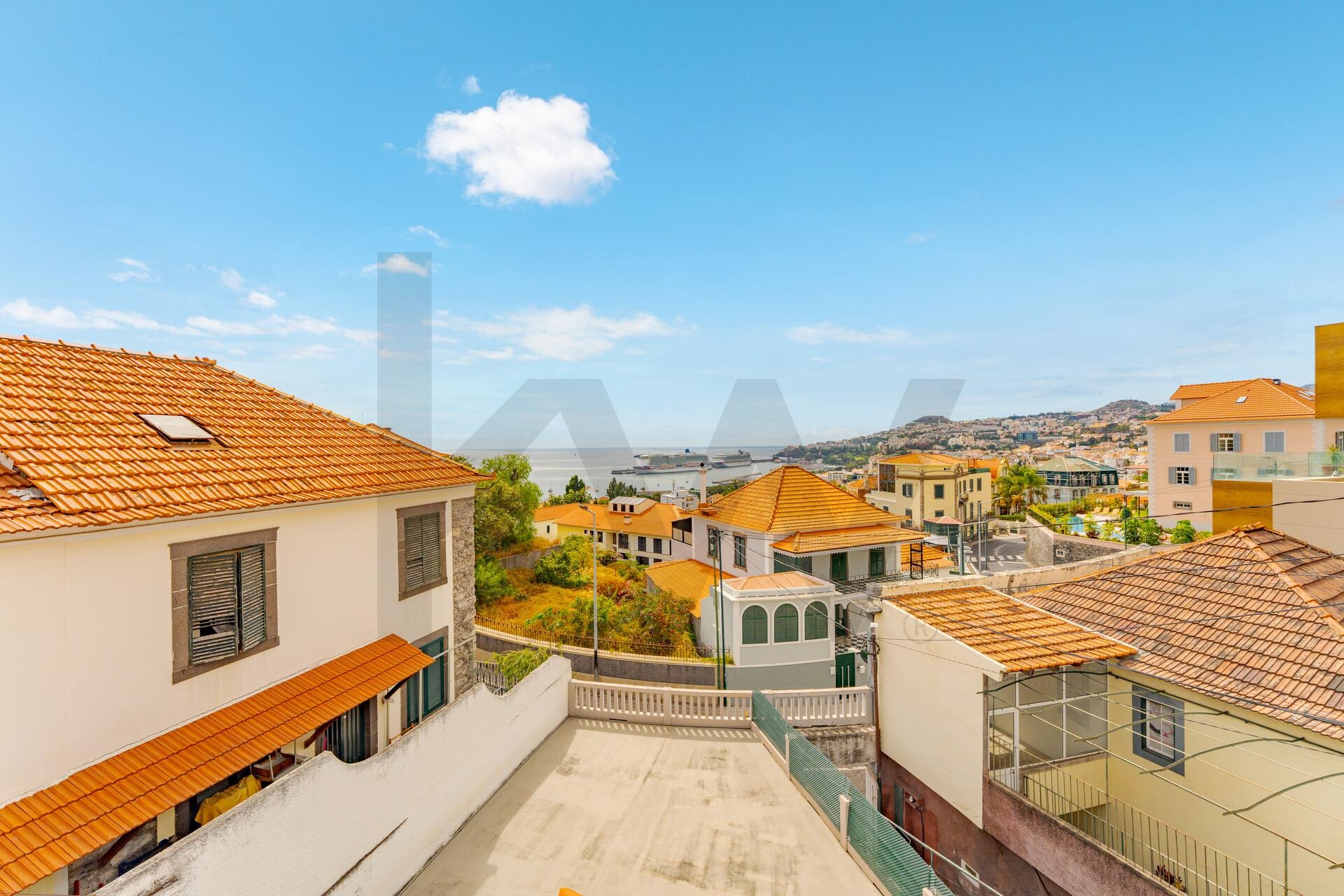 Moradia T4 à Venda em Funchal - Ilha Da Madeira - Portugal - 2