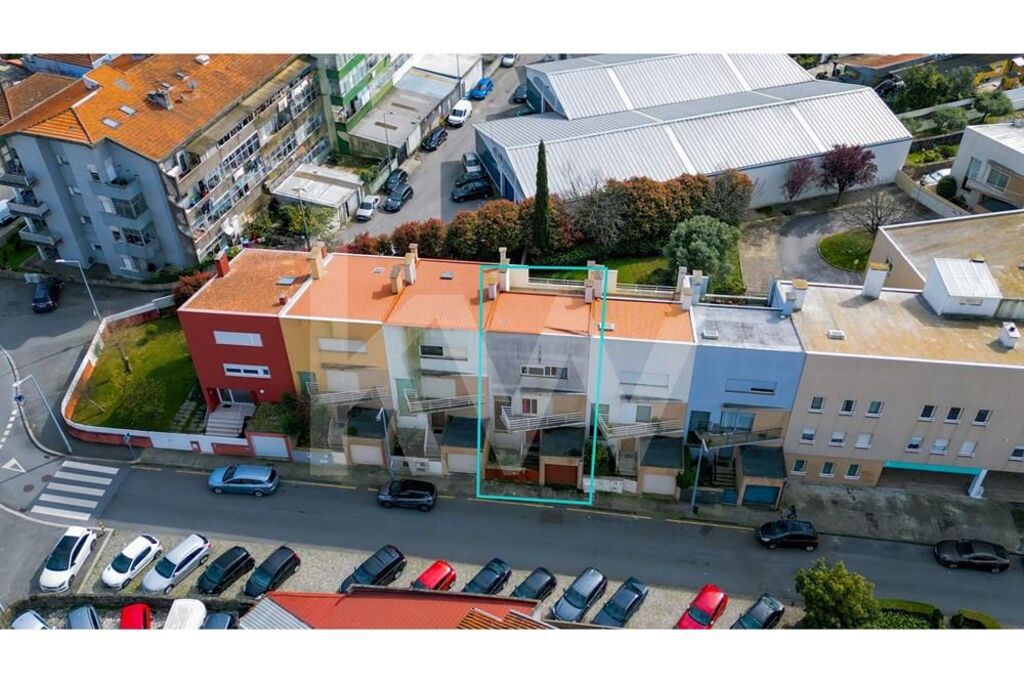 Moradia T4 à Venda em Matosinhos - Porto - Portugal - 1