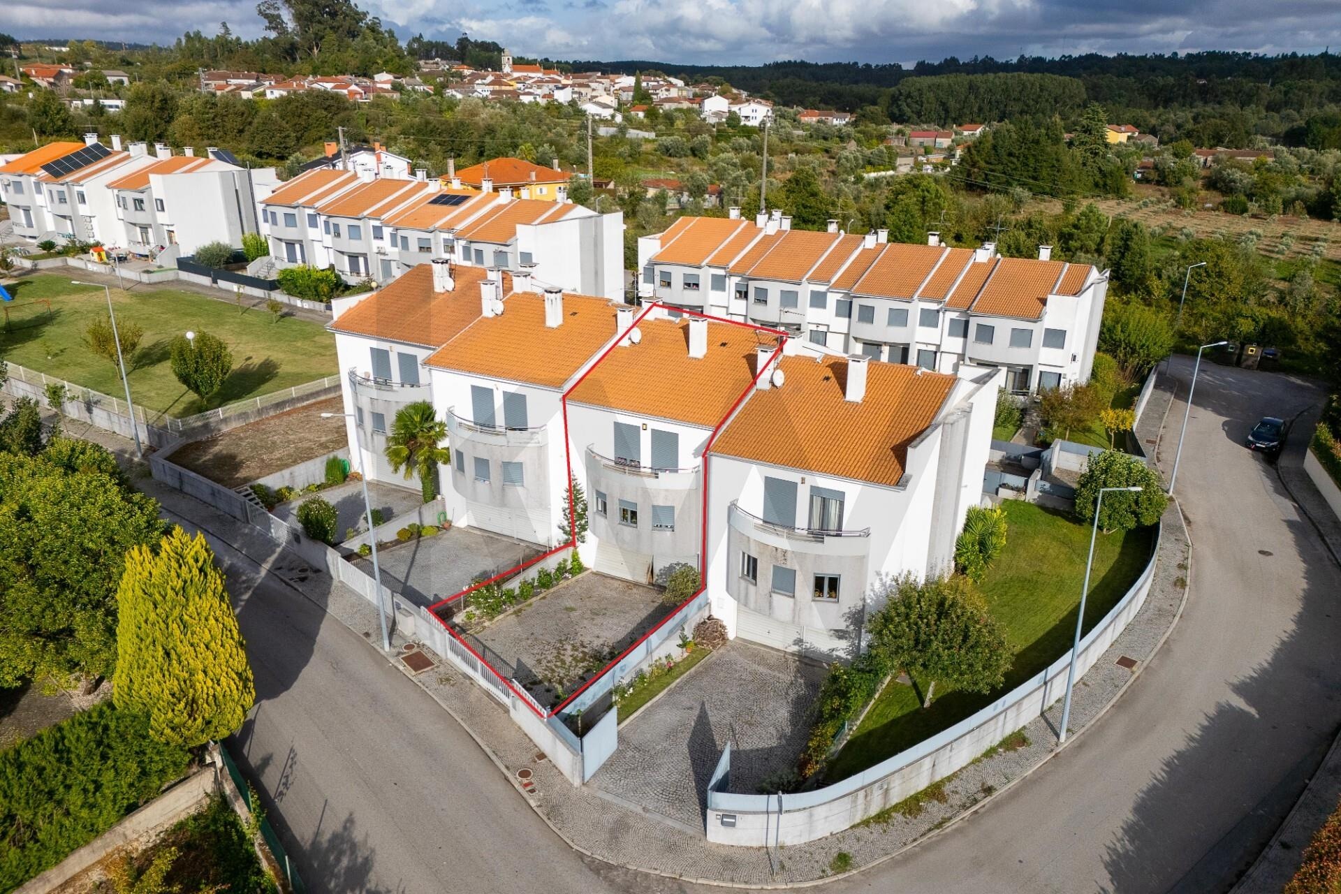 Maison 4 chambres à Vendre à Viseu - Portugal - 1