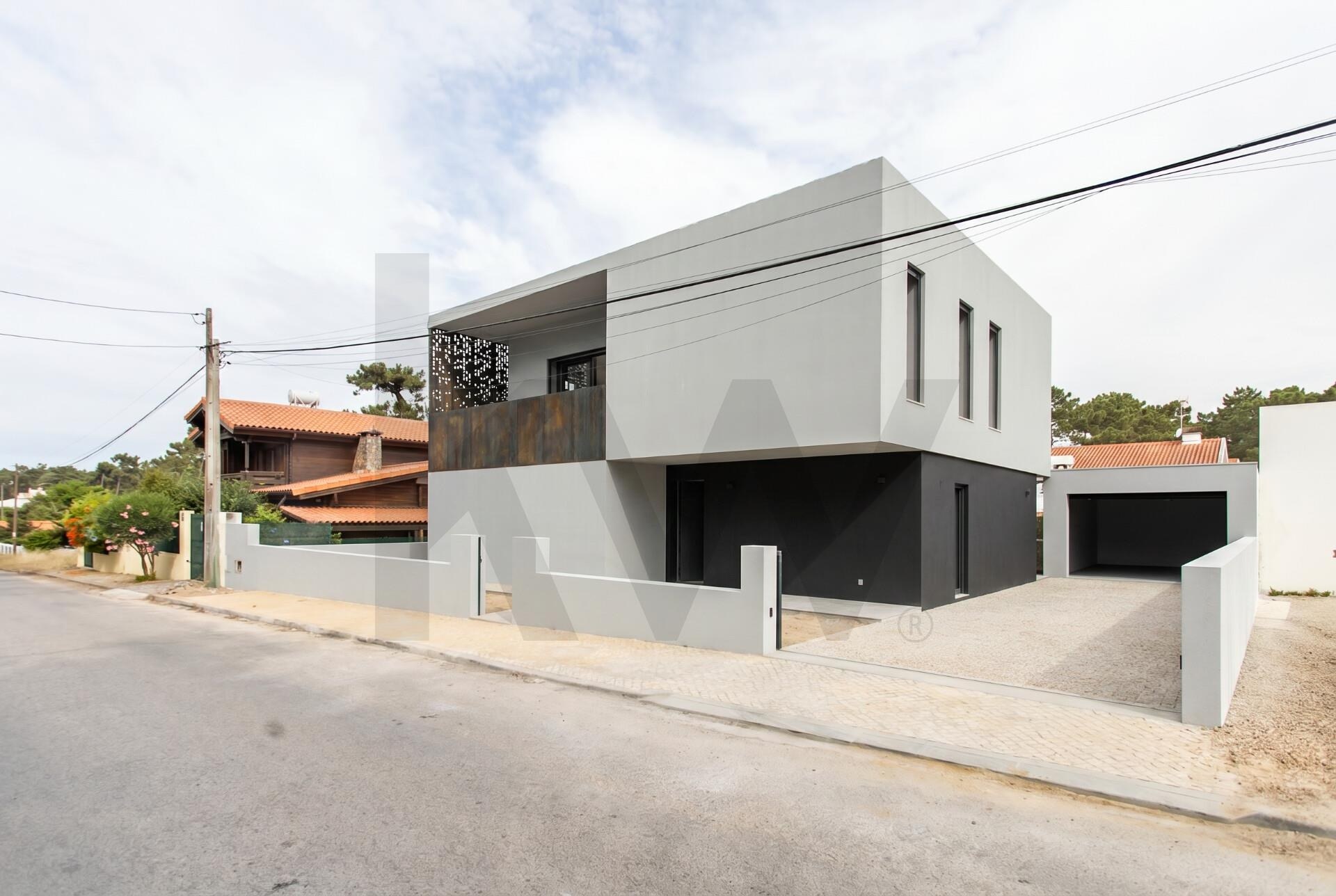 Moradia T4 em Construção à Venda em Almada - Setúbal - Portugal - 2