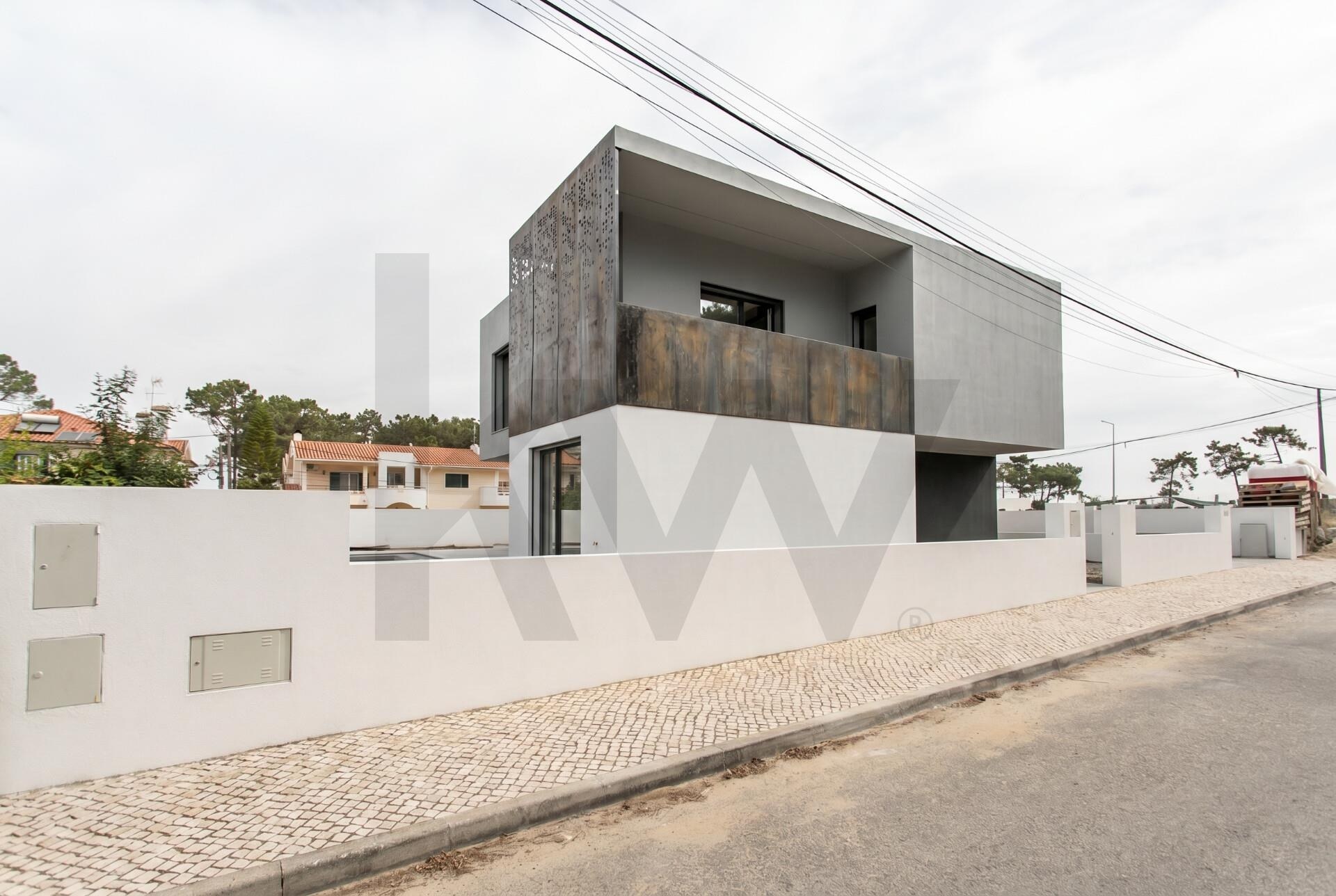 Moradia T4 em Construção à Venda em Almada - Setúbal - Portugal - 3