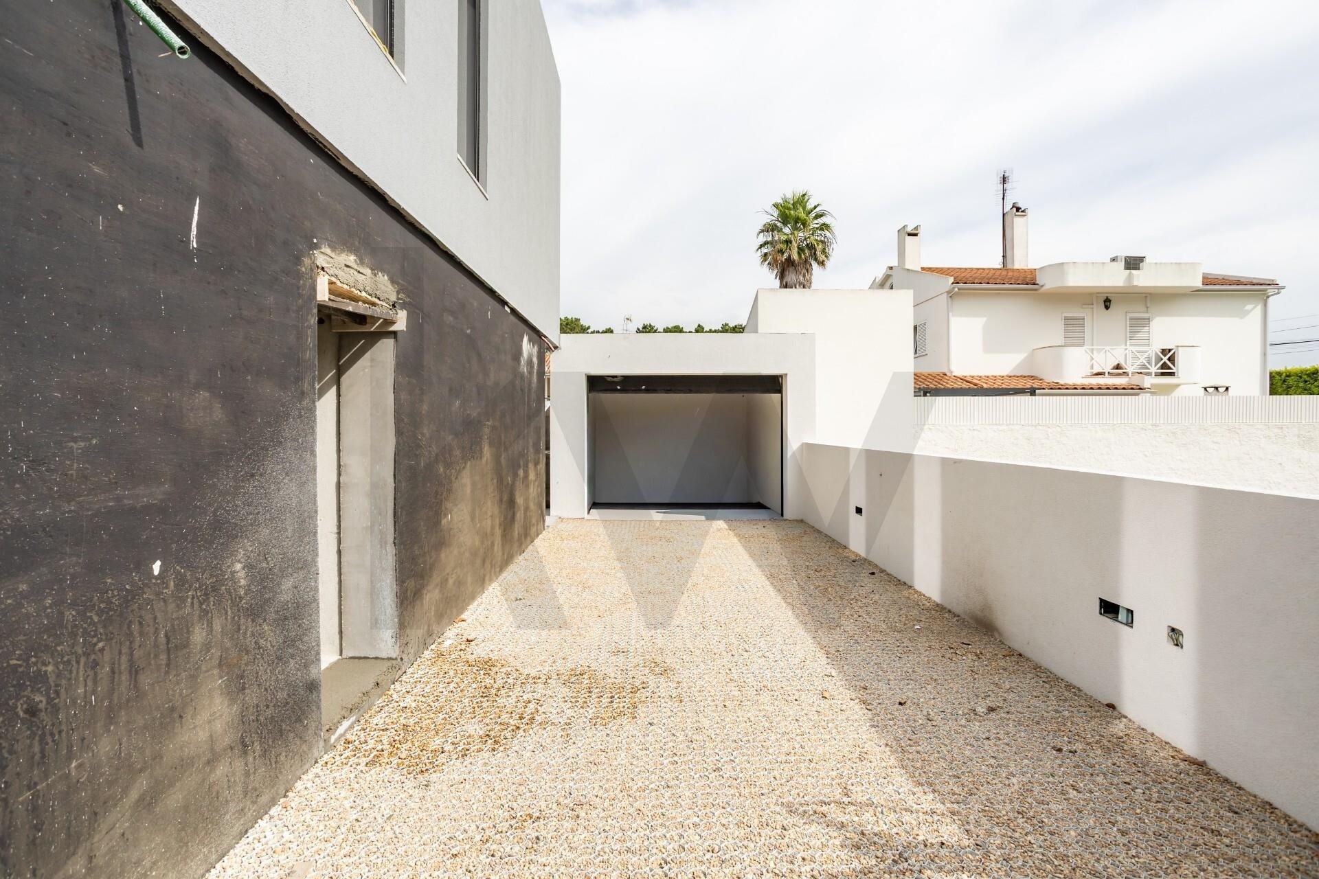 Moradia T4 em Construção à Venda em Almada - Setúbal - Portugal - 4