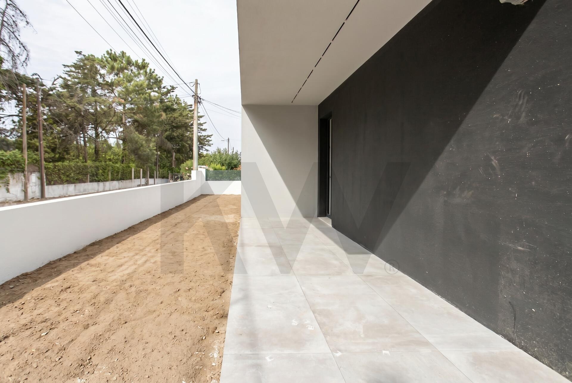 Moradia T4 em Construção à Venda em Almada - Setúbal - Portugal - 5
