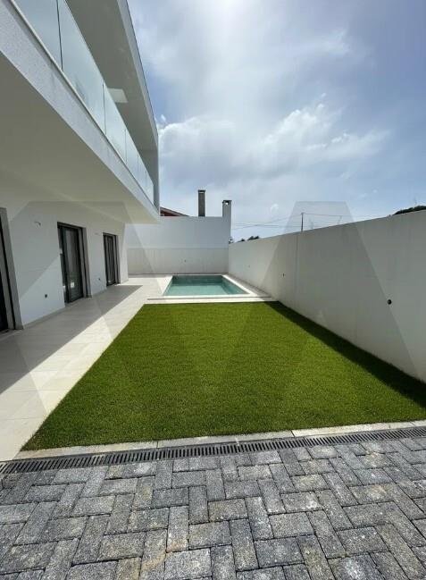 Moradia T4 na Planta à Venda em Alcabideche - Lisboa - Portugal - 2