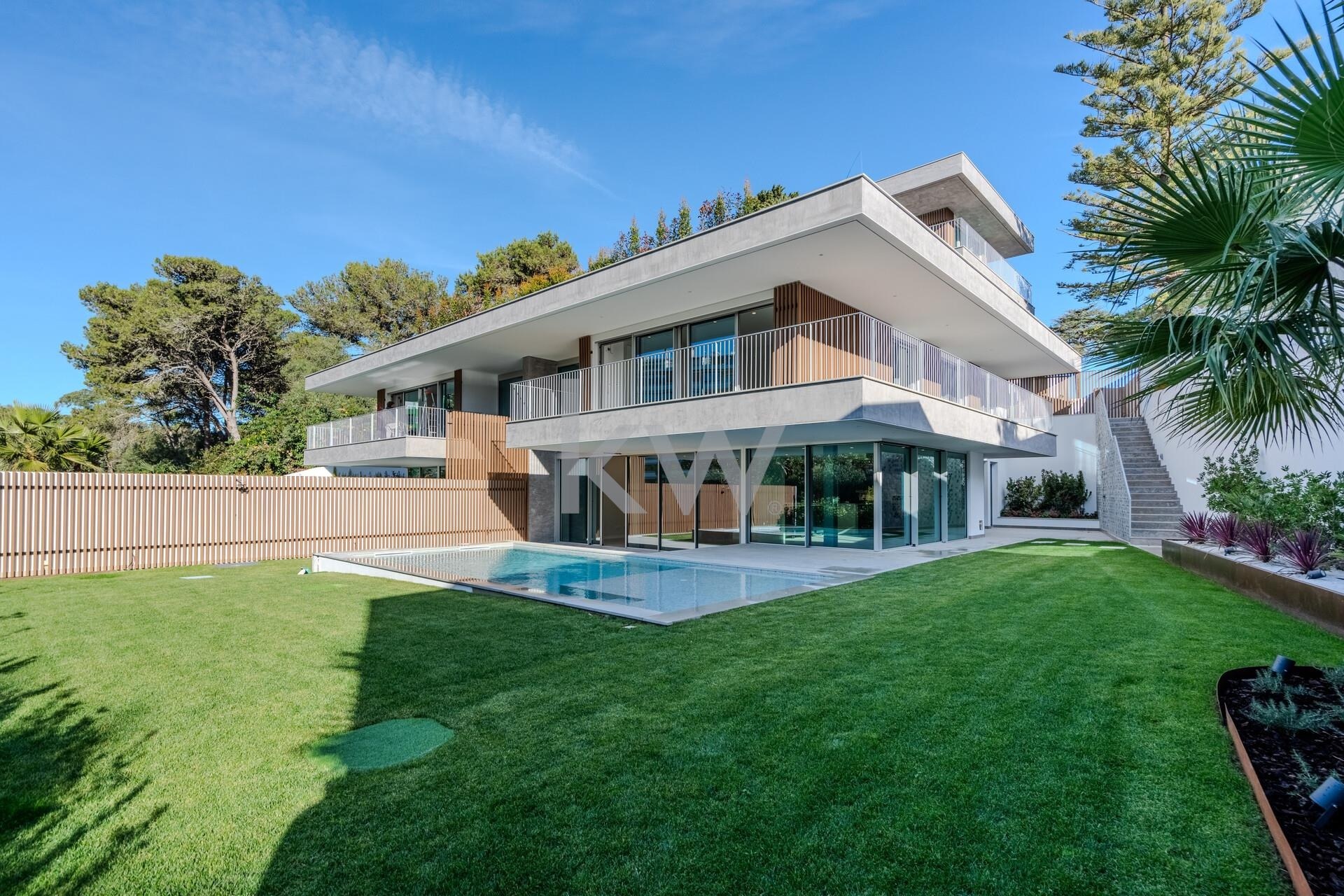 Moradia T4 na Planta à Venda em Cascais - Lisboa - Portugal - 2