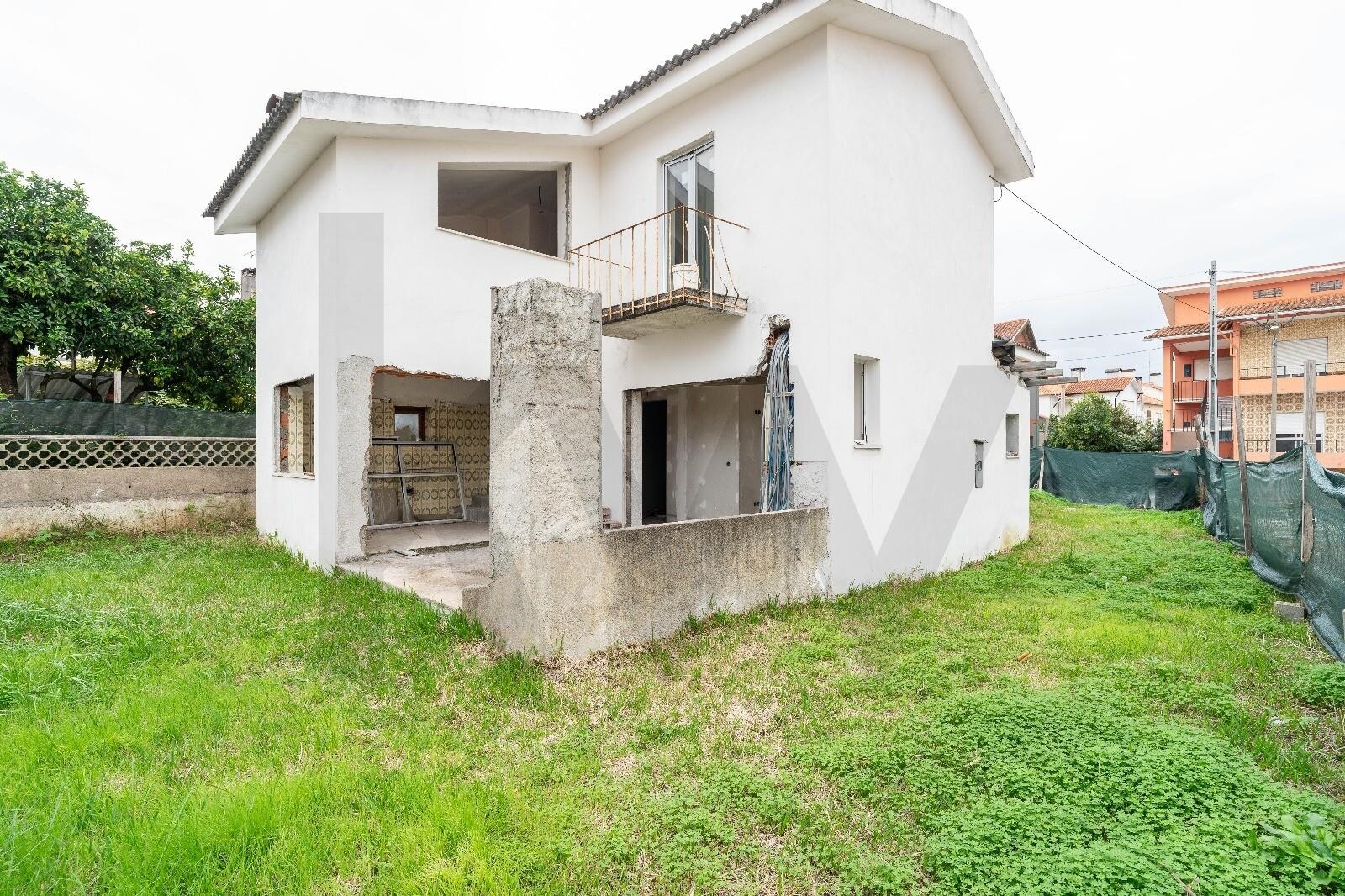 Moradia T4 na Planta à Venda em Coimbra - Coimbra - Portugal - 1