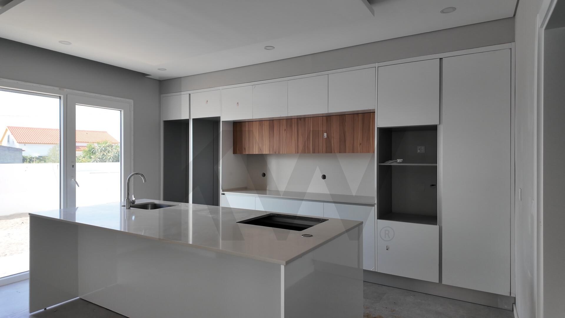 Moradia T4 na Planta à Venda em Setúbal - Portugal - 2