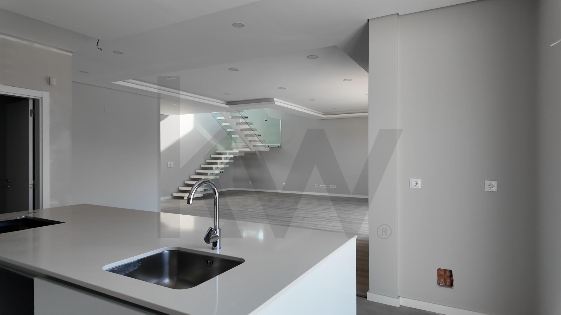 Moradia T4 na Planta à Venda em Setúbal - Portugal - 4