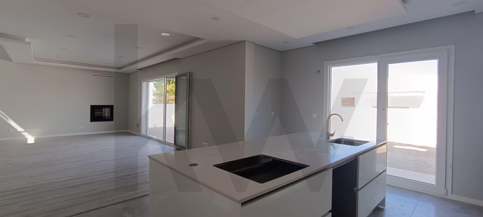 Moradia T4 na Planta à Venda em Setúbal - Portugal - 8