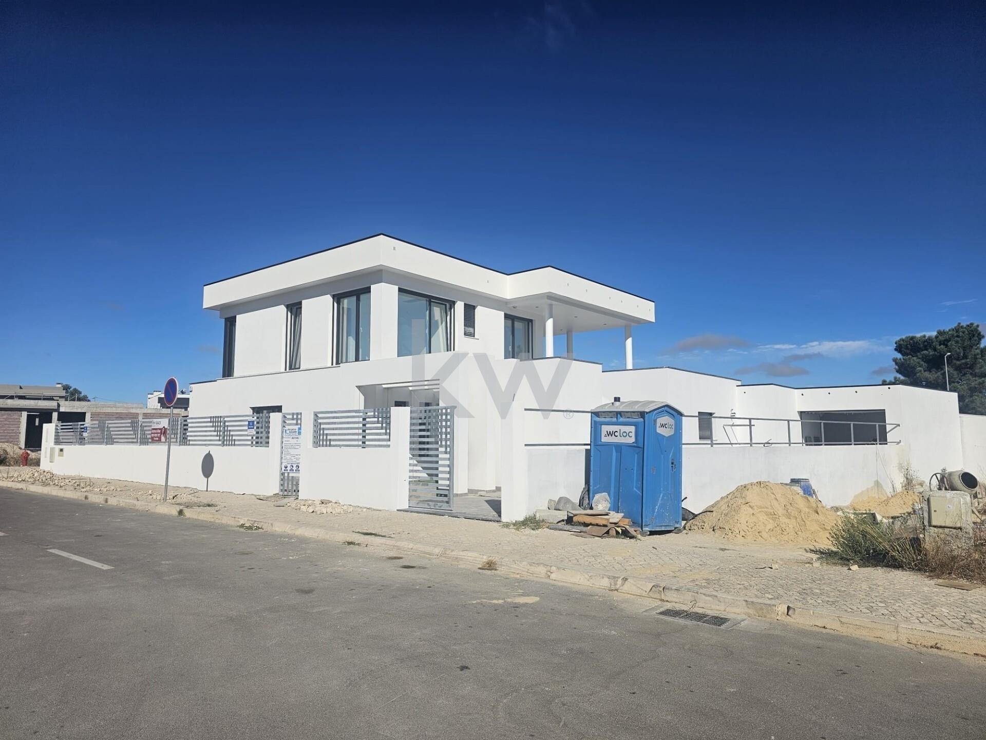 Moradia T4 na Planta à Venda em Setúbal - Portugal - 3