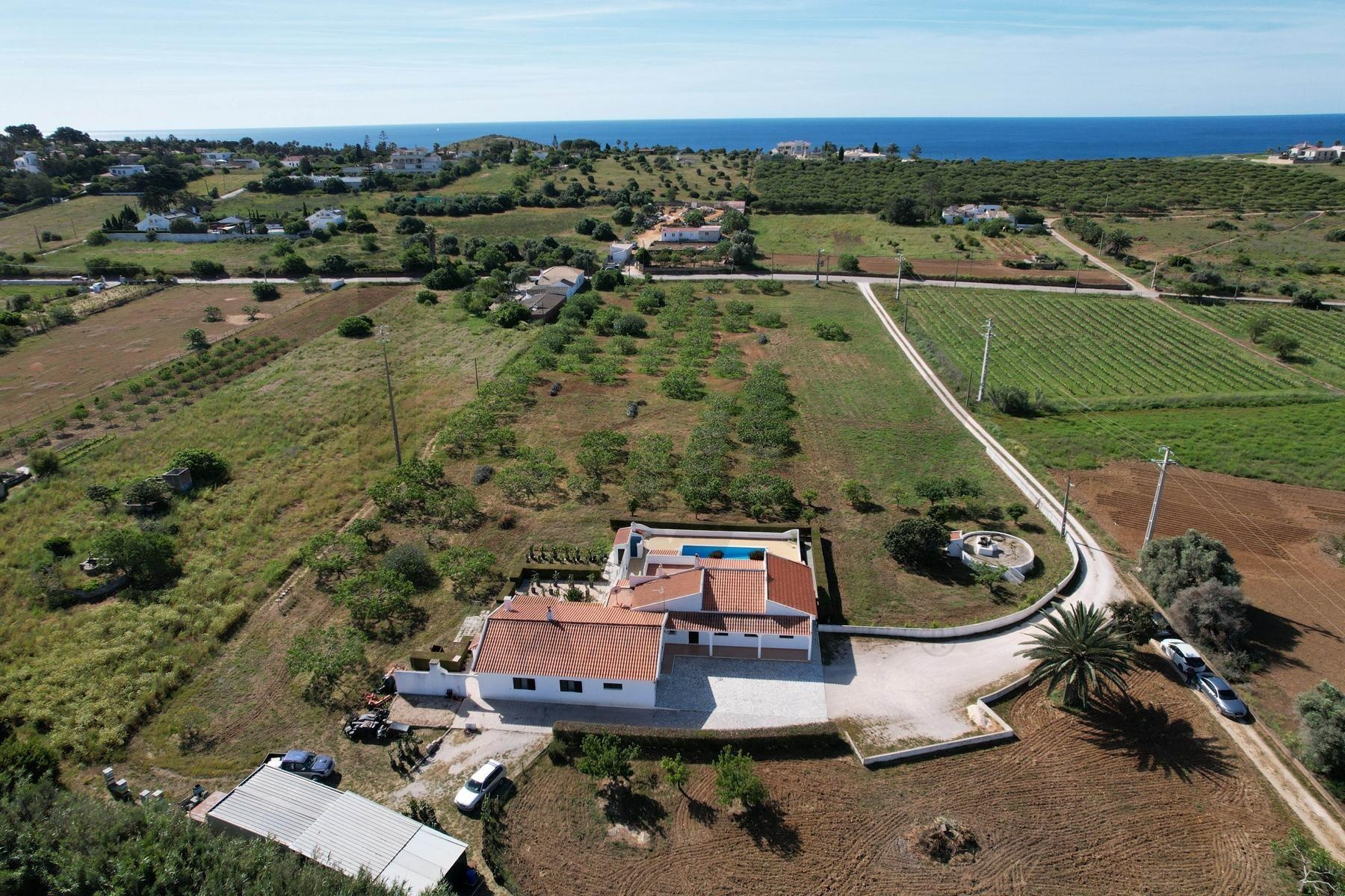 Moradia T5+ à Venda em Luz - Algarve - Portugal - 3