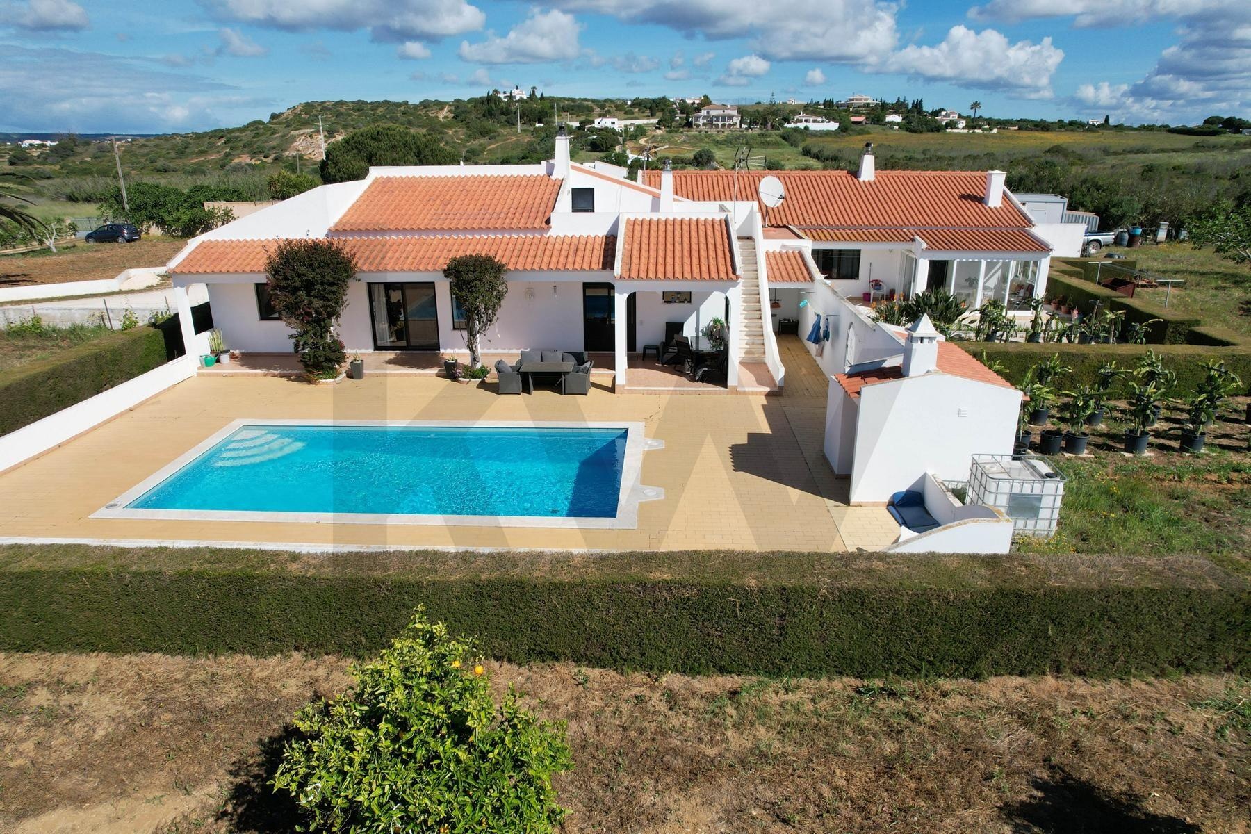 Moradia T5+ à Venda em Luz - Algarve - Portugal - 4
