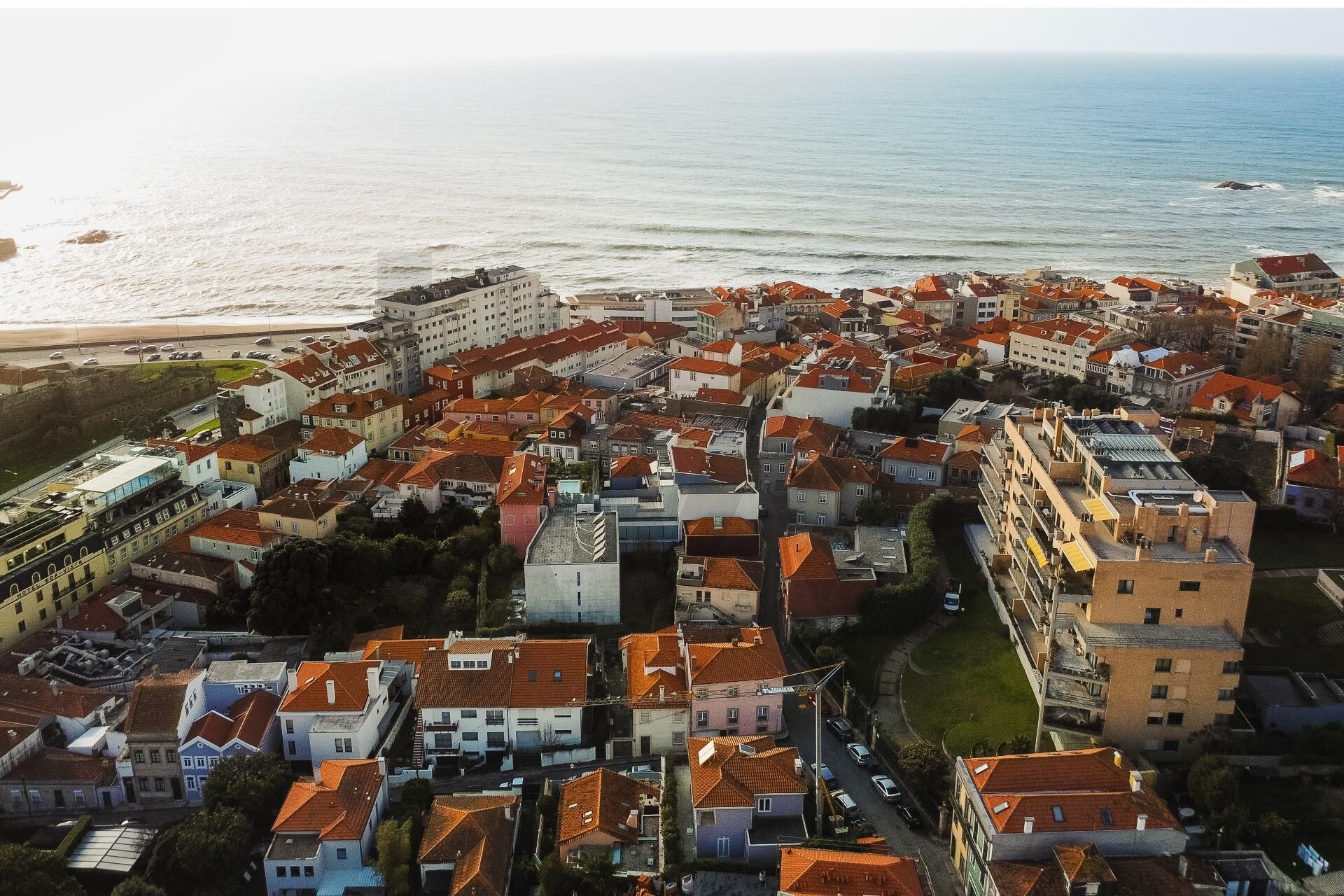 Moradia T5+ à Venda em Porto - Portugal - 1