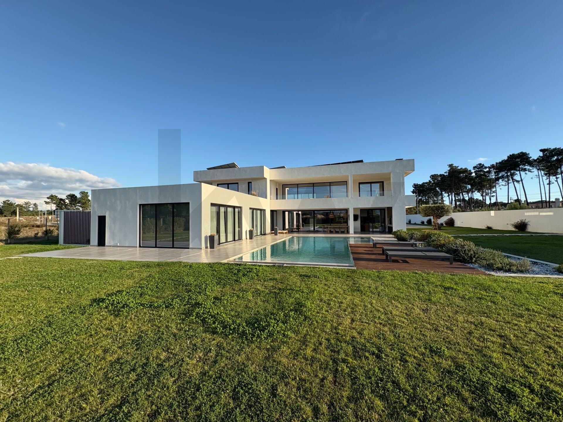 Moradia T5+ à Venda em Seixal - Portugal - 2