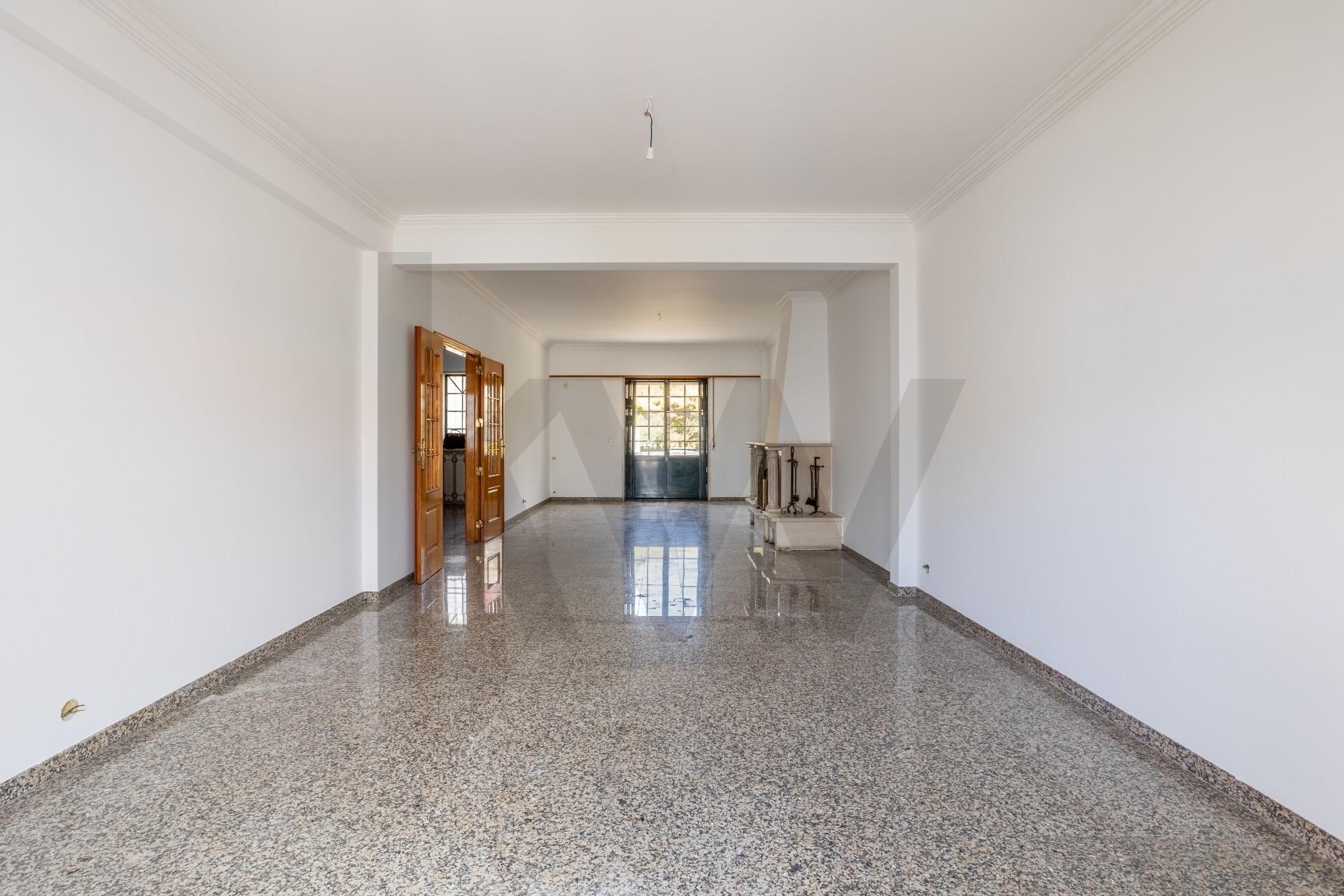Moradia T5+ à Venda em Agualva-Cacém - Lisboa - Portugal - 3