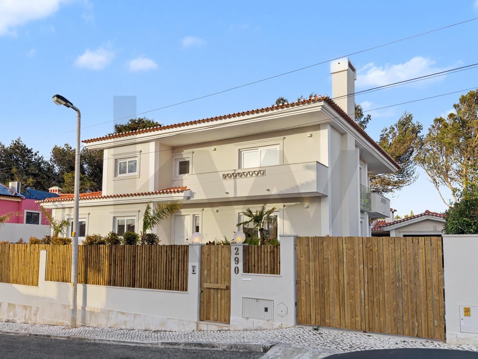 Moradia T5+ à Venda em Alcabideche - Lisboa - Portugal - 2