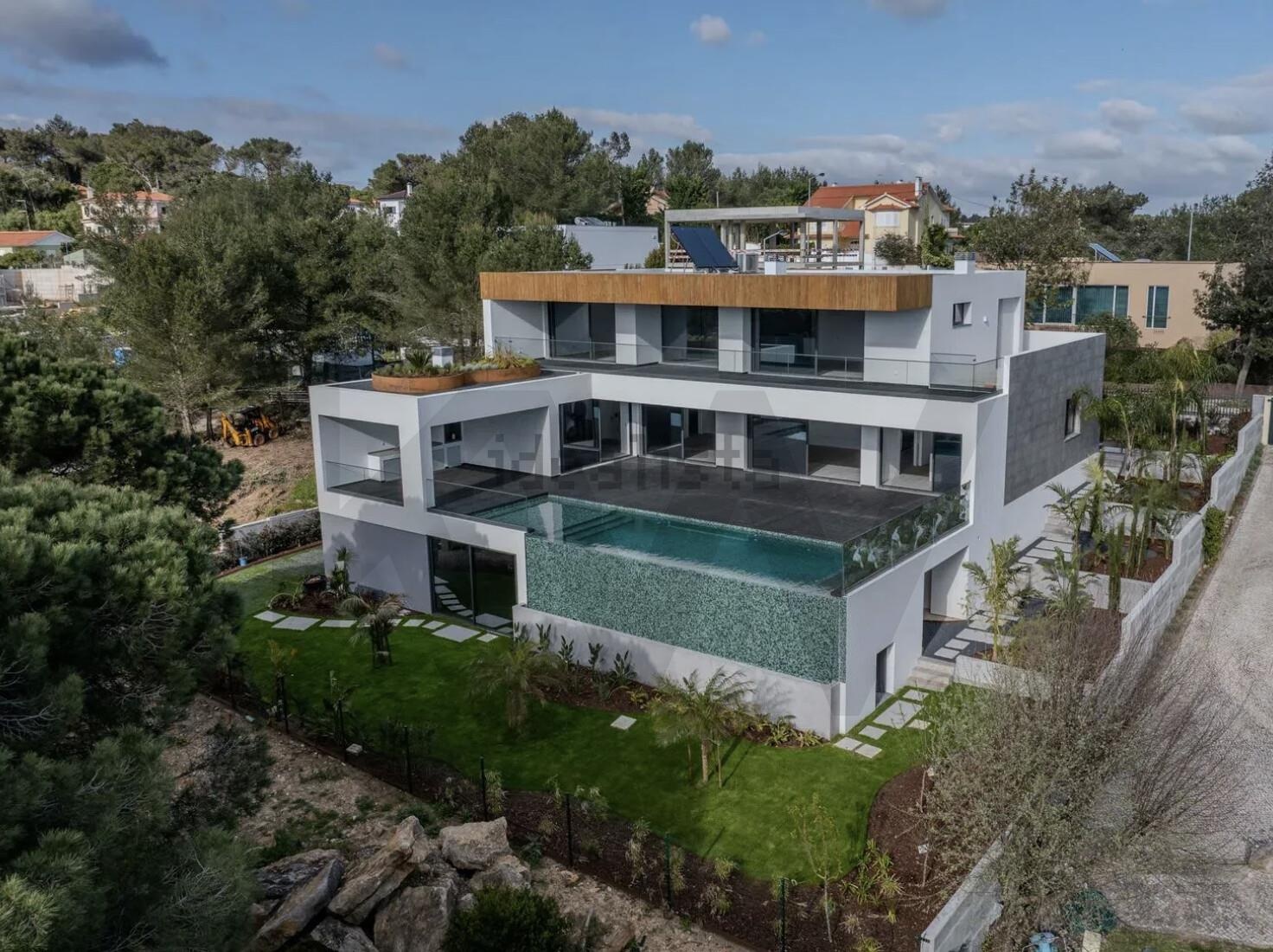 Moradia T5+ à Venda em Alcabideche - Lisboa - Portugal - 1