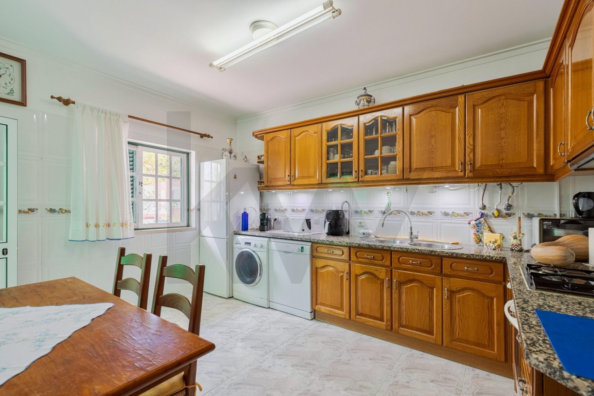 Moradia T5+ à Venda em Almada - Setúbal - Portugal - 8