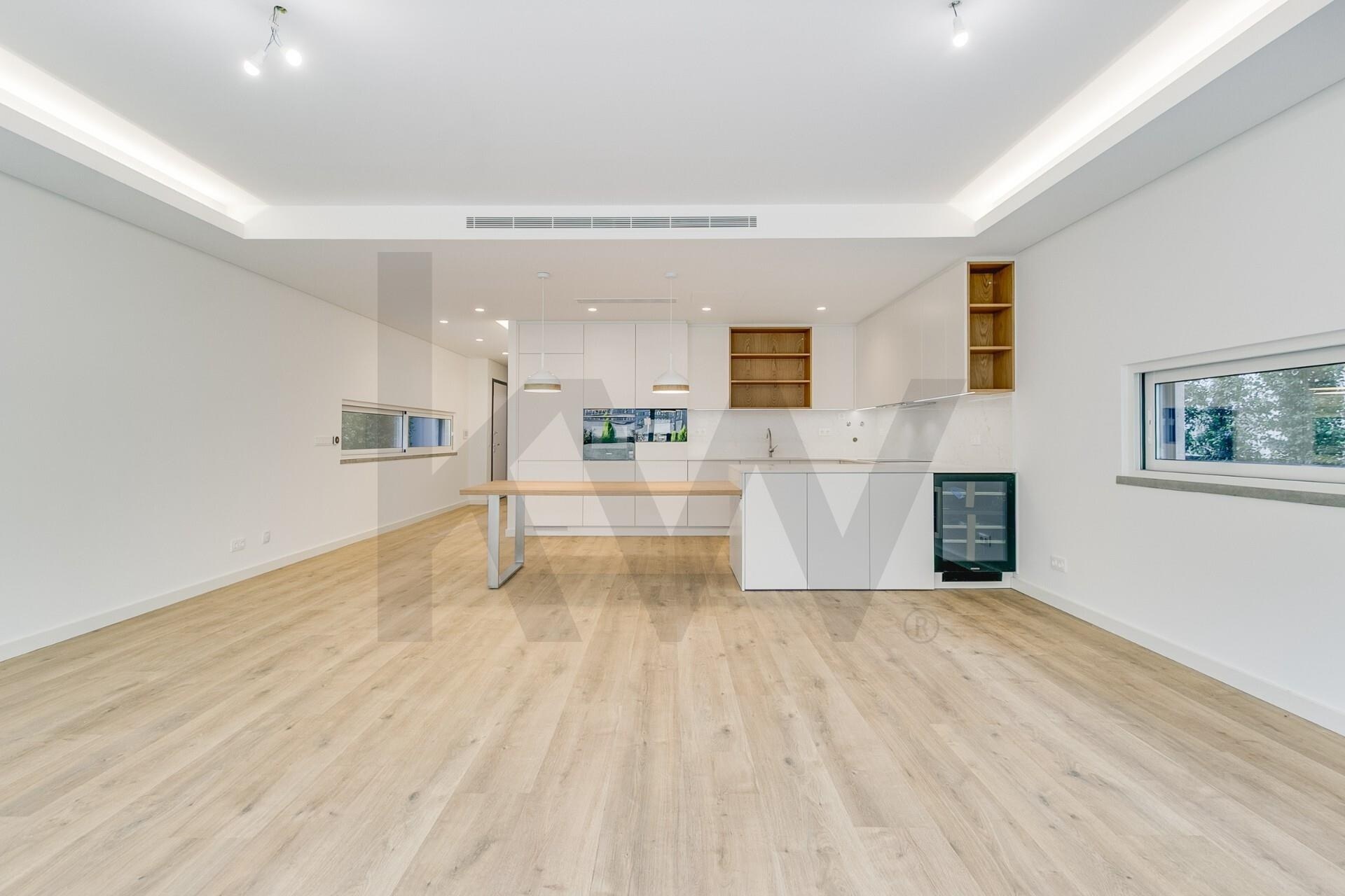 Moradia T5+ à Venda em Almada - Setúbal - Portugal - 8