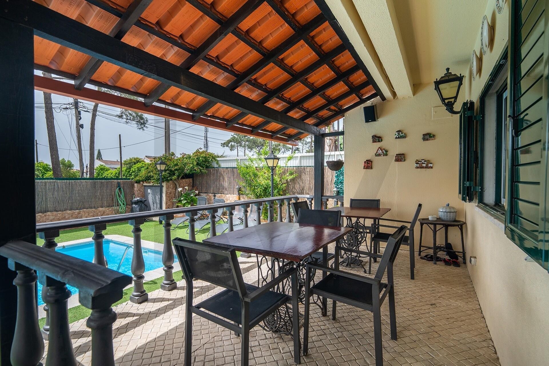 Moradia T5+ à Venda em Almada - Setúbal - Portugal - 4