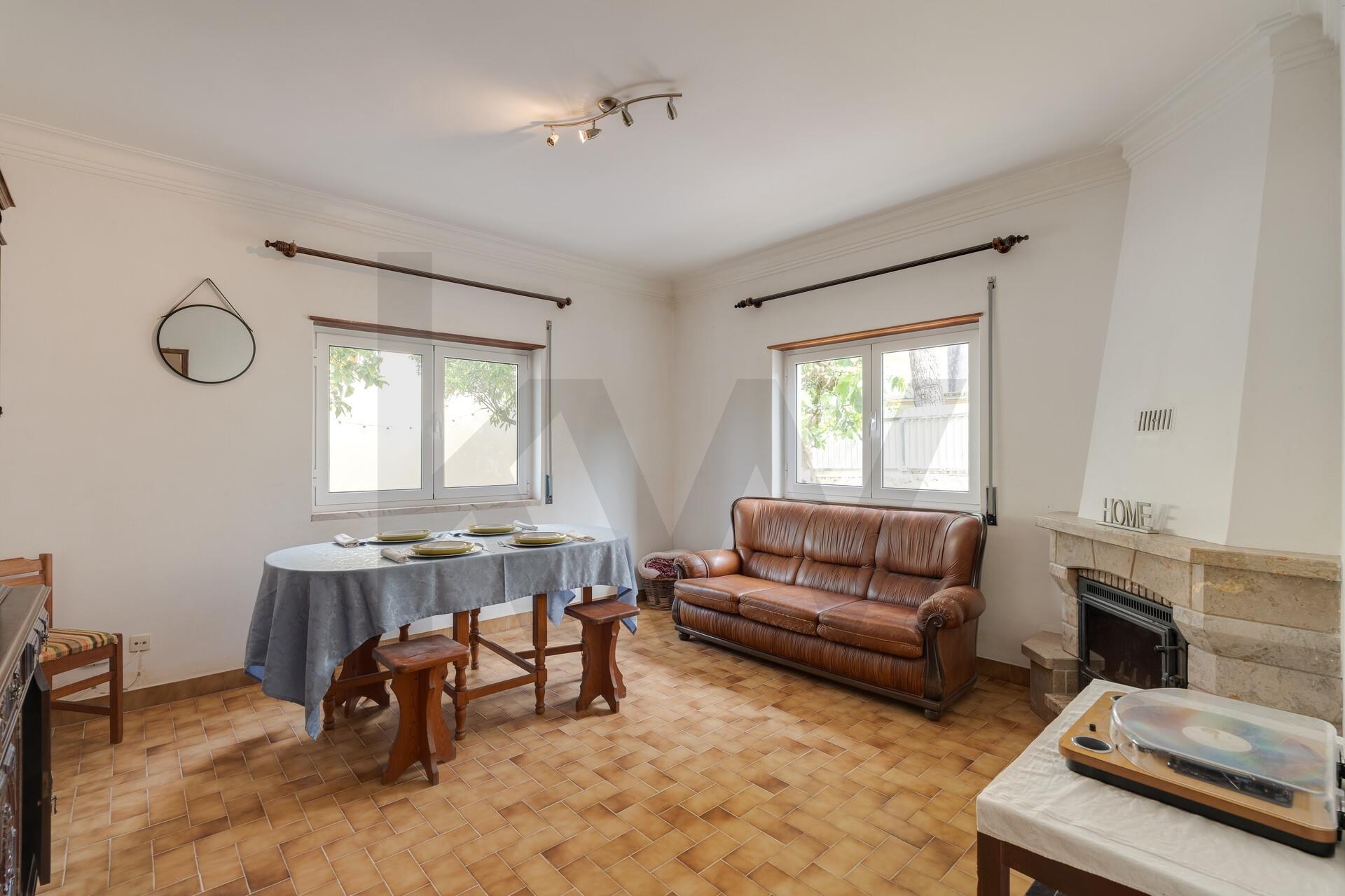 Moradia T5+ à Venda em Almada - Setúbal - Portugal - 3