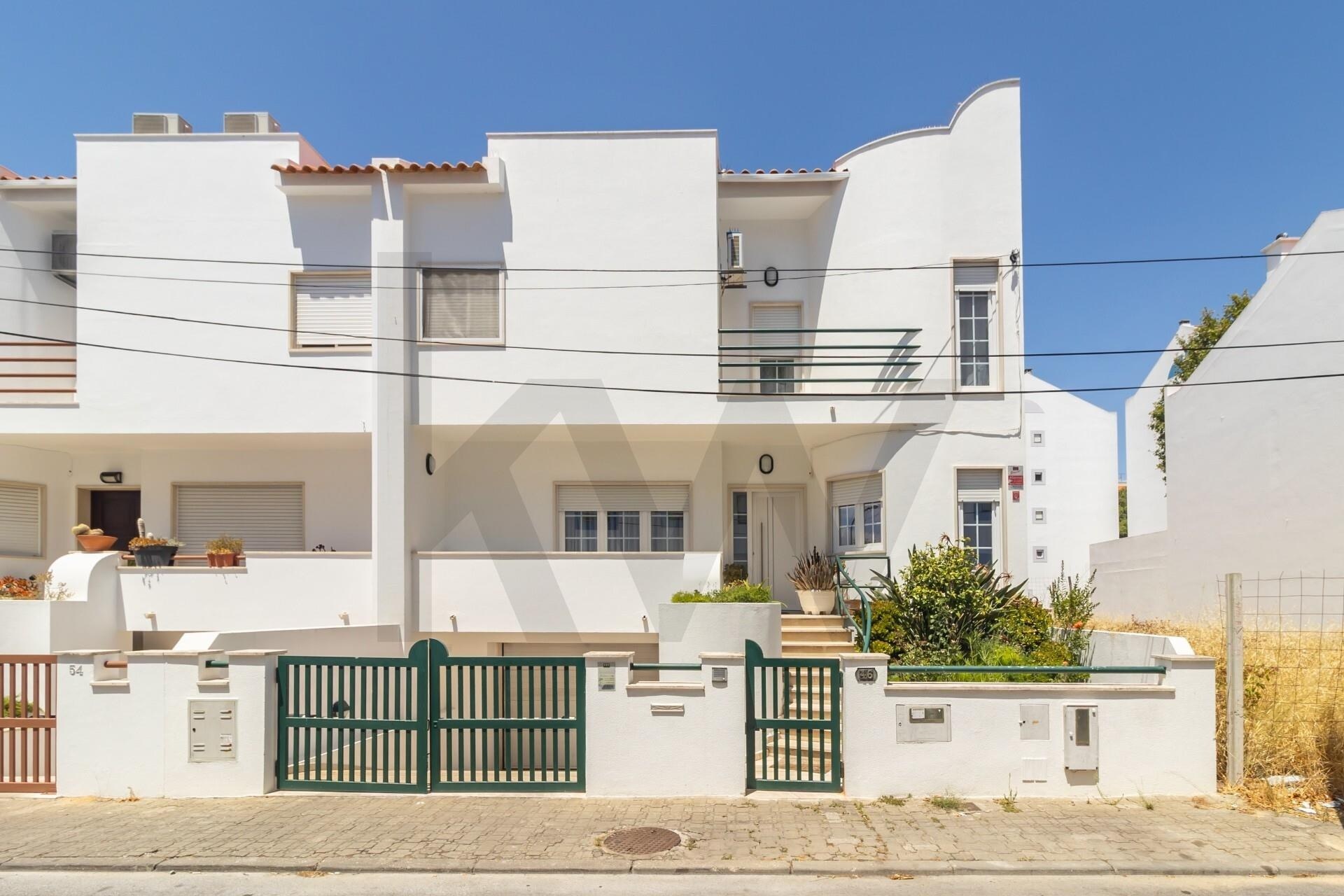 Moradia T5+ à Venda em Montijo - Setúbal - Portugal - 1