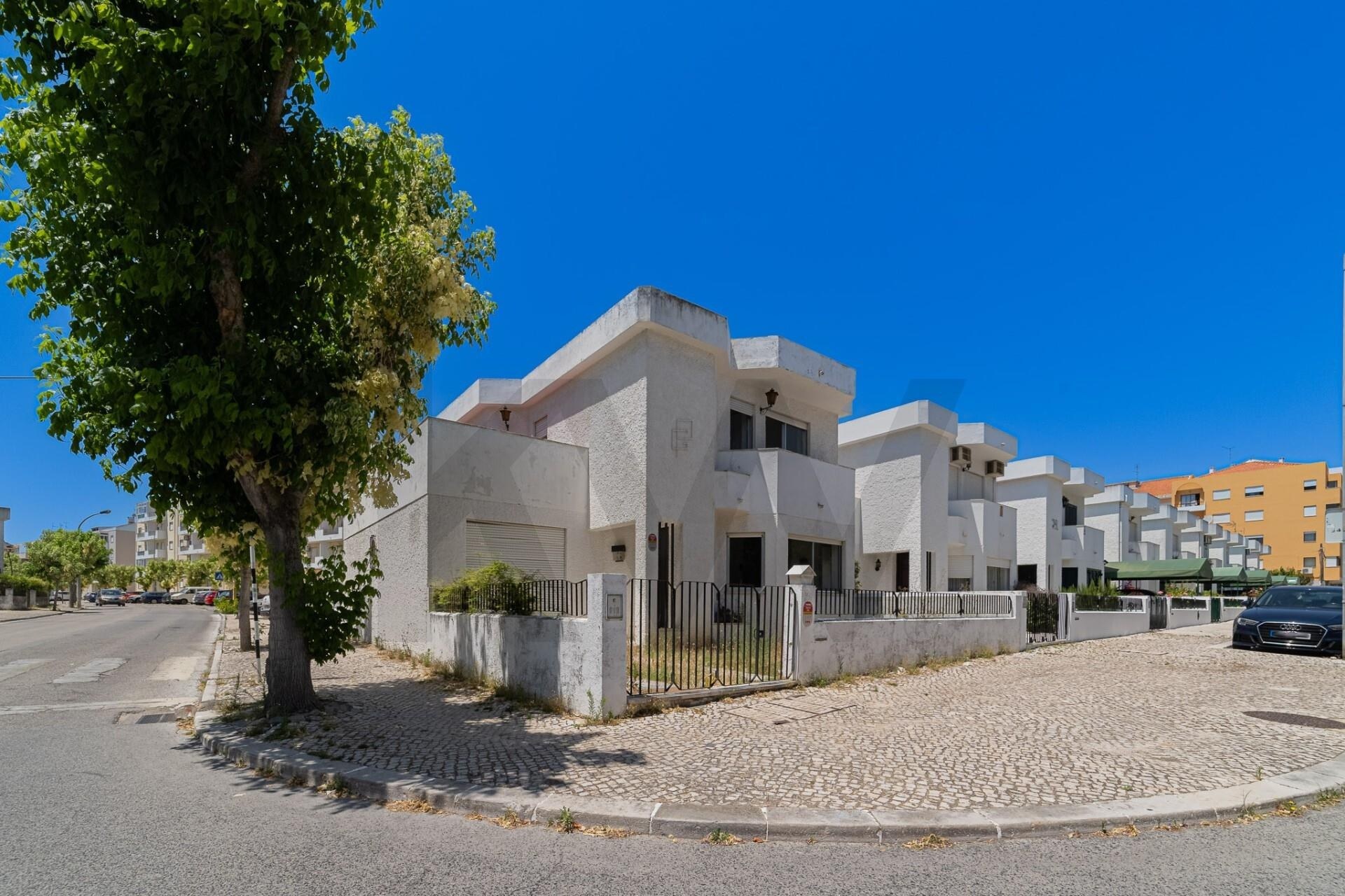 Moradia T5+ à Venda em Montijo - Setúbal - Portugal - 2