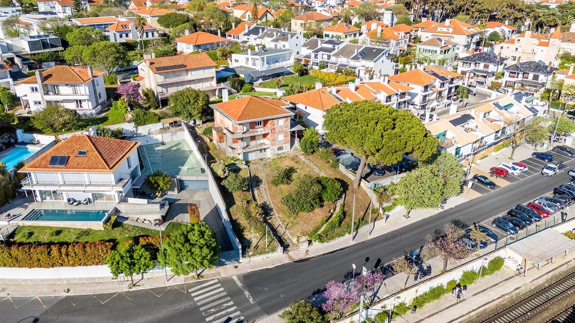 Moradia T5 à Venda em Oeiras - Lisboa - Portugal - 1