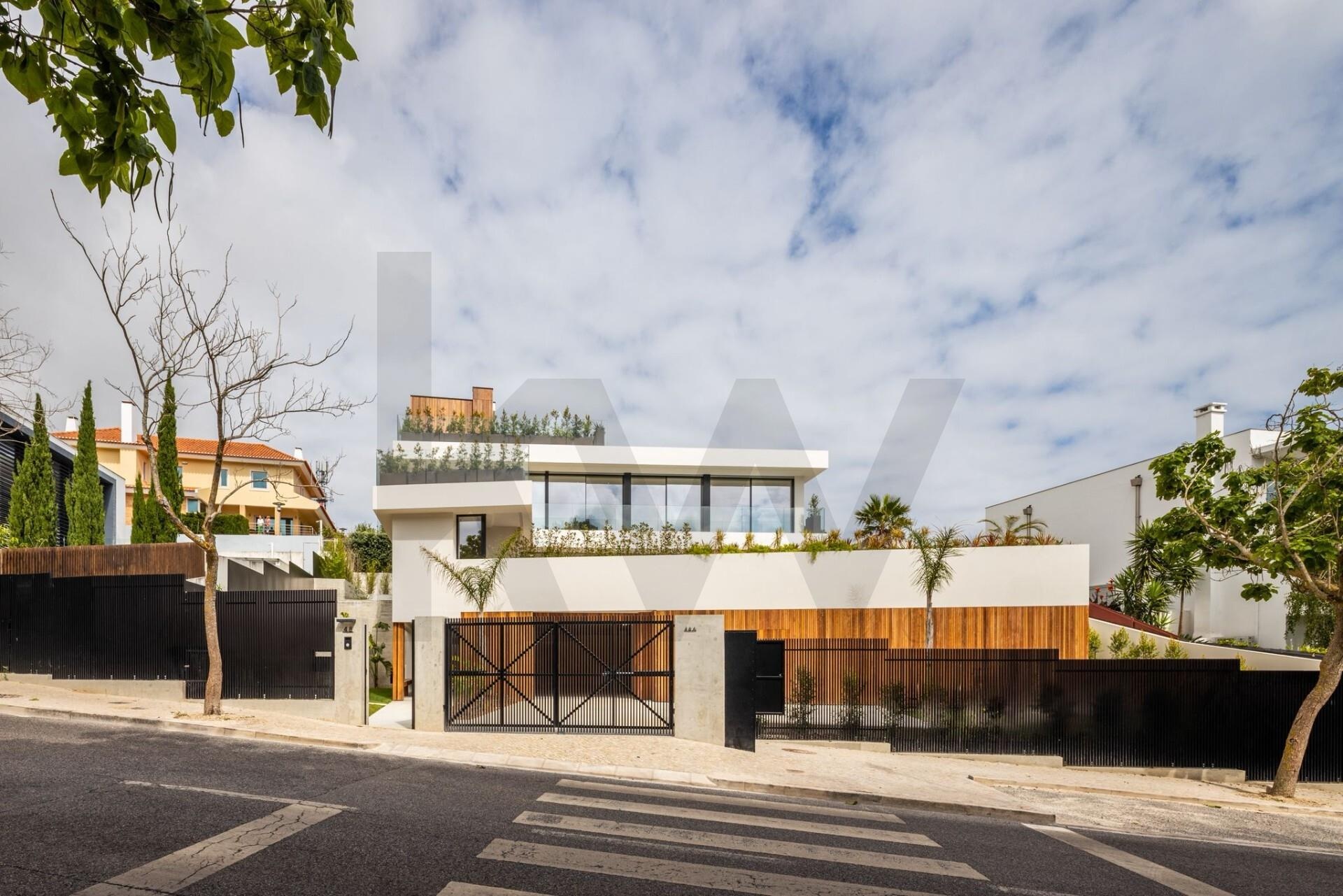 Moradia T5 à Venda em Oeiras - Lisboa - Portugal - 1
